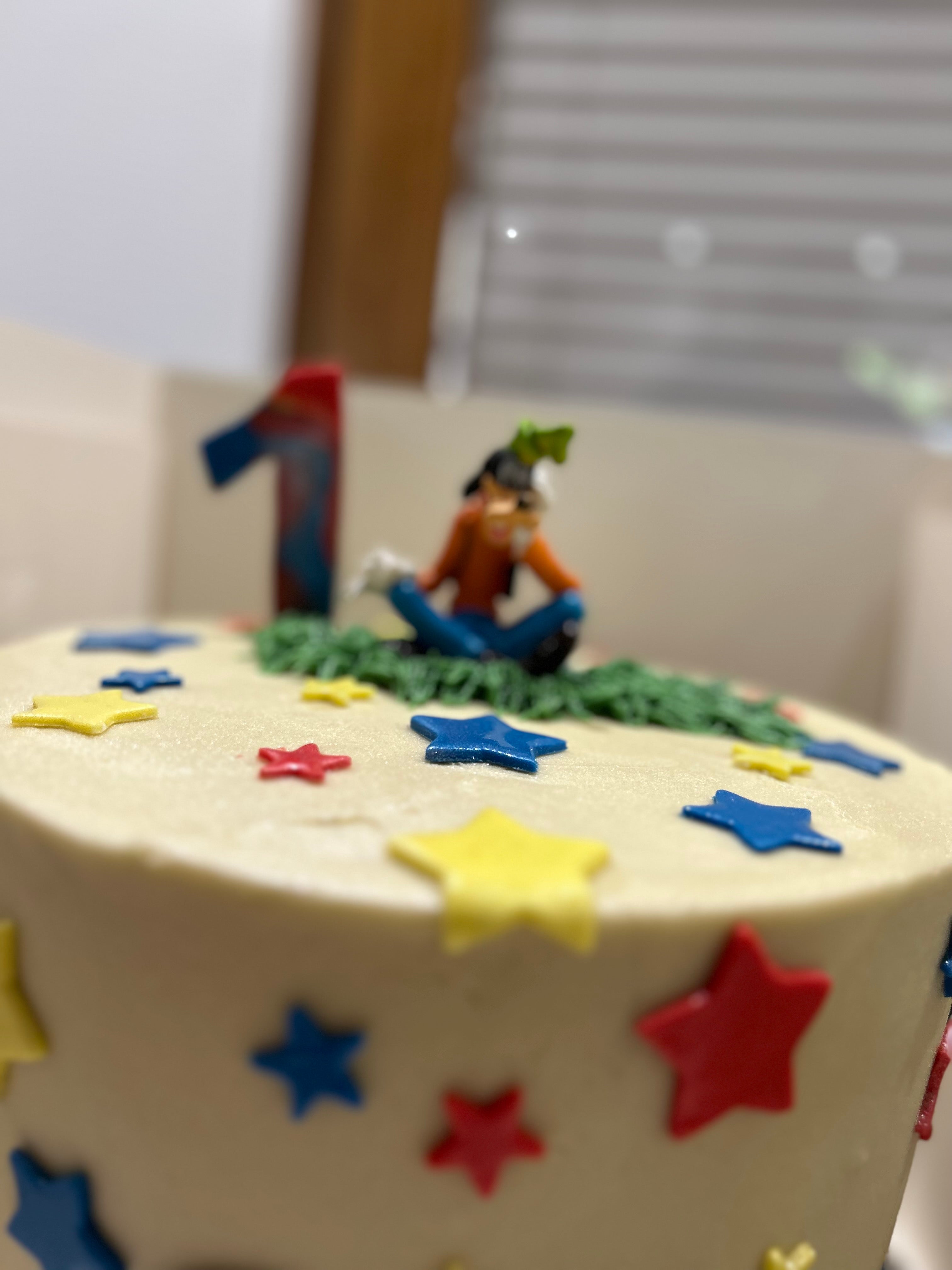 DISNEY MICKEY AND FRIENDS CAKE