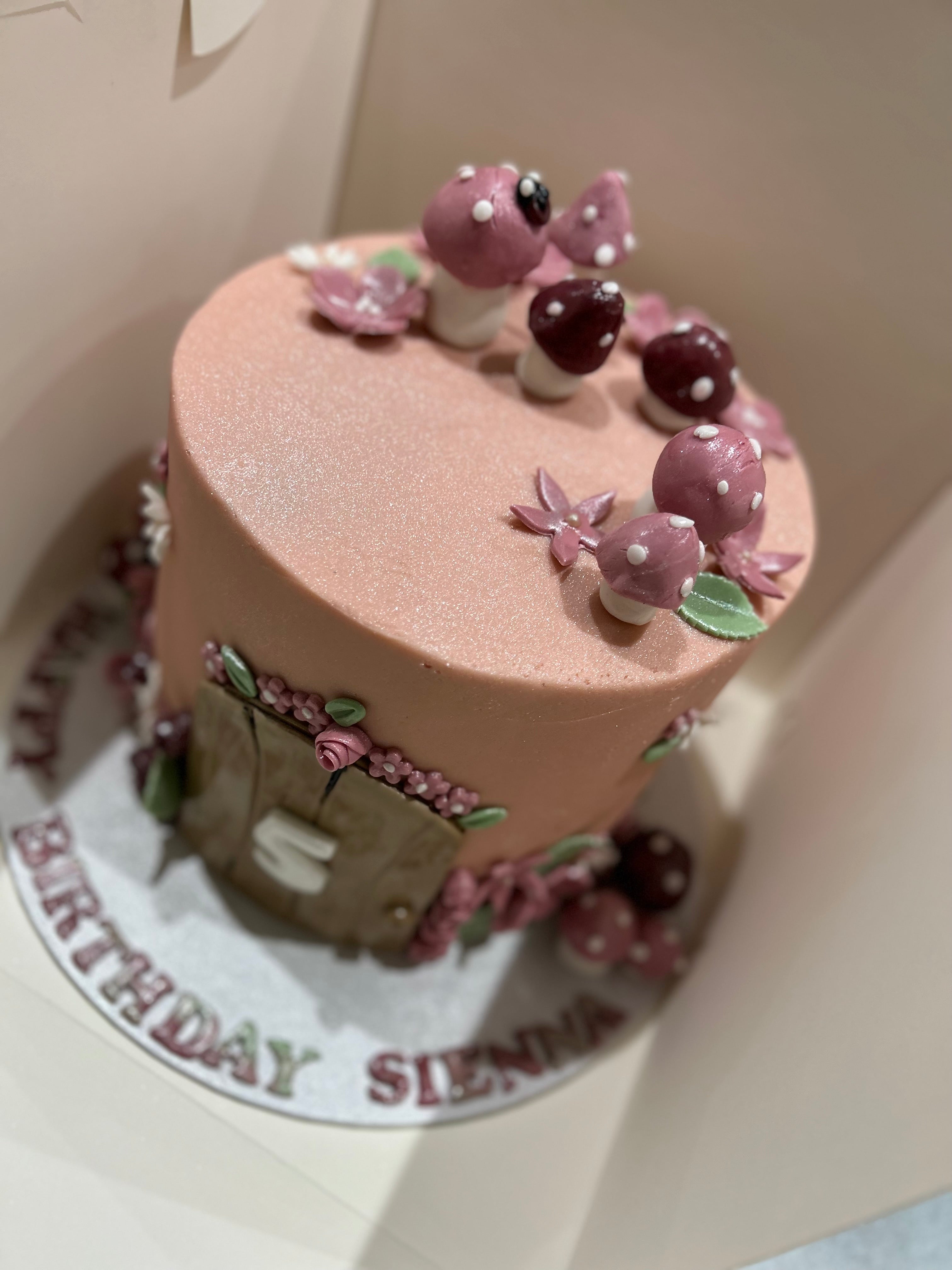 PINK WOODLAND CAKE