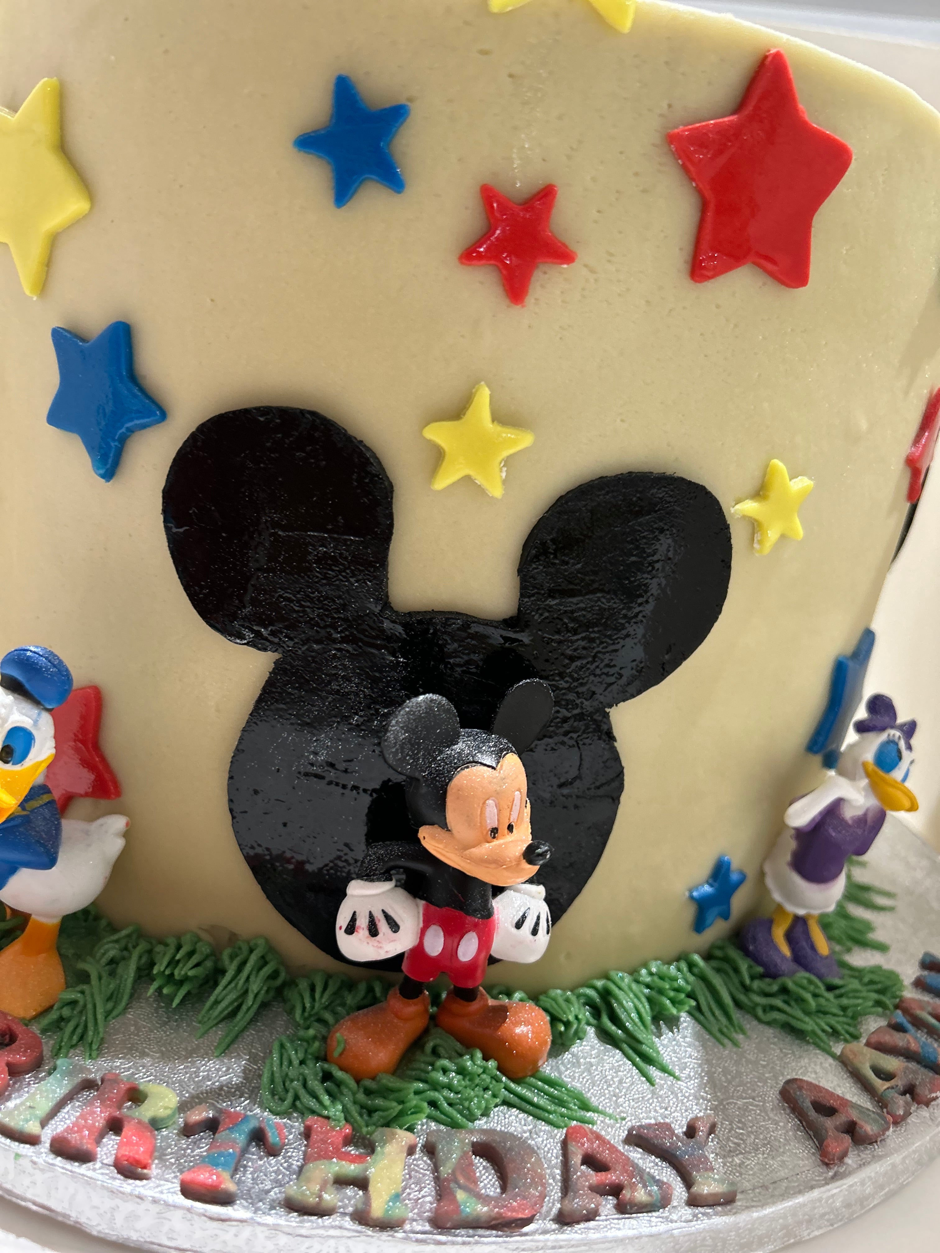 DISNEY MICKEY AND FRIENDS CAKE