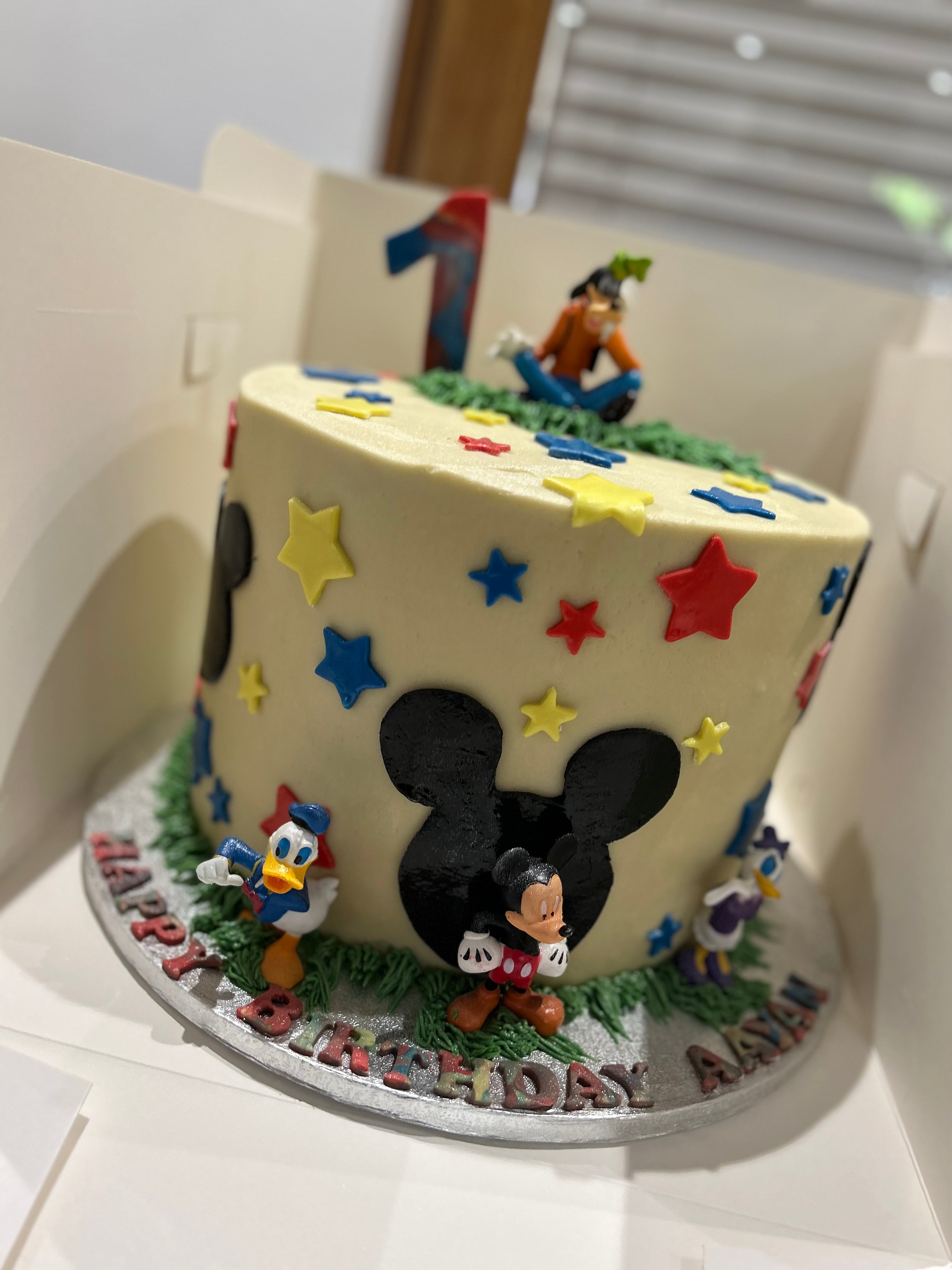 DISNEY MICKEY AND FRIENDS CAKE