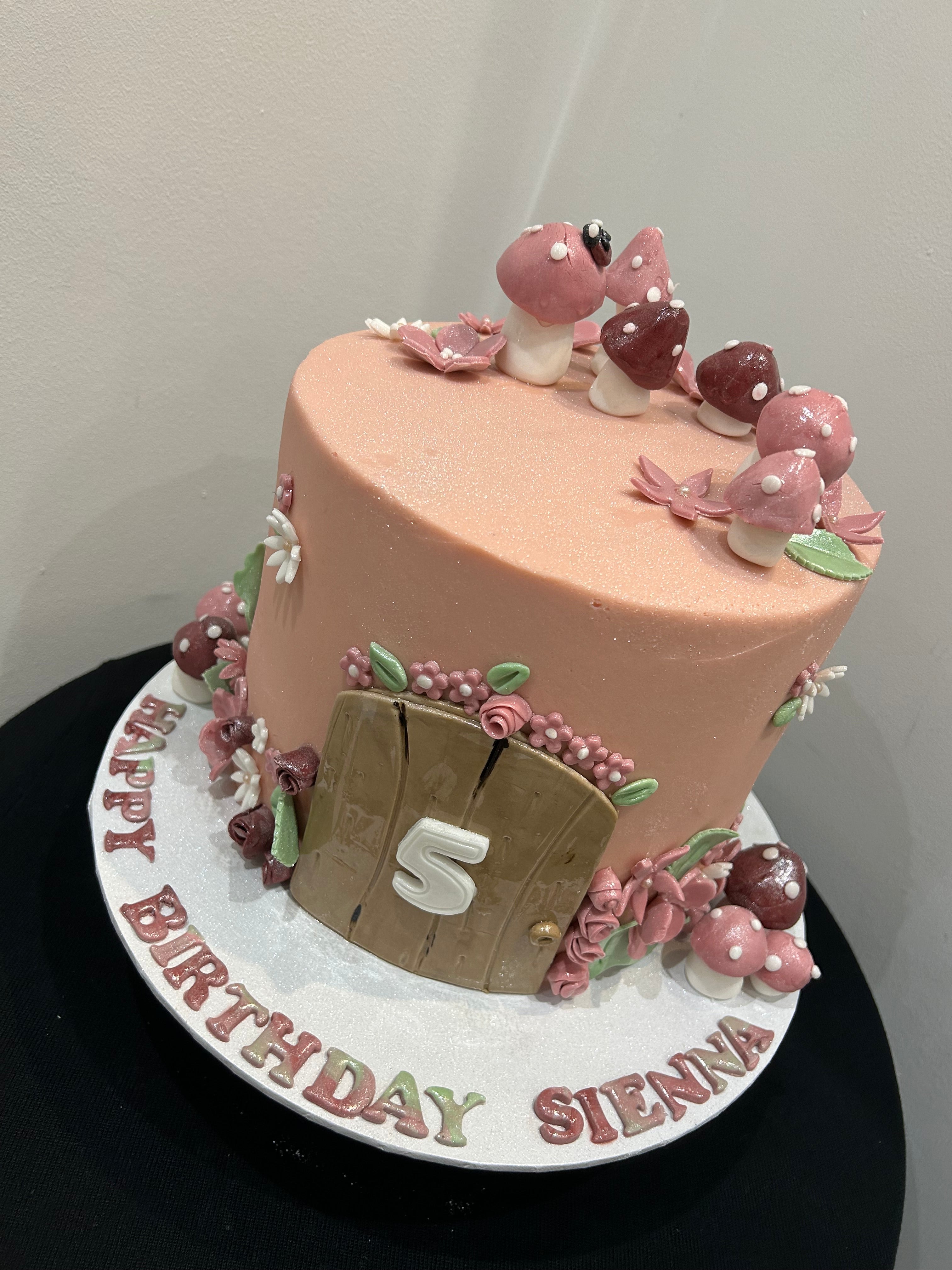PINK WOODLAND CAKE