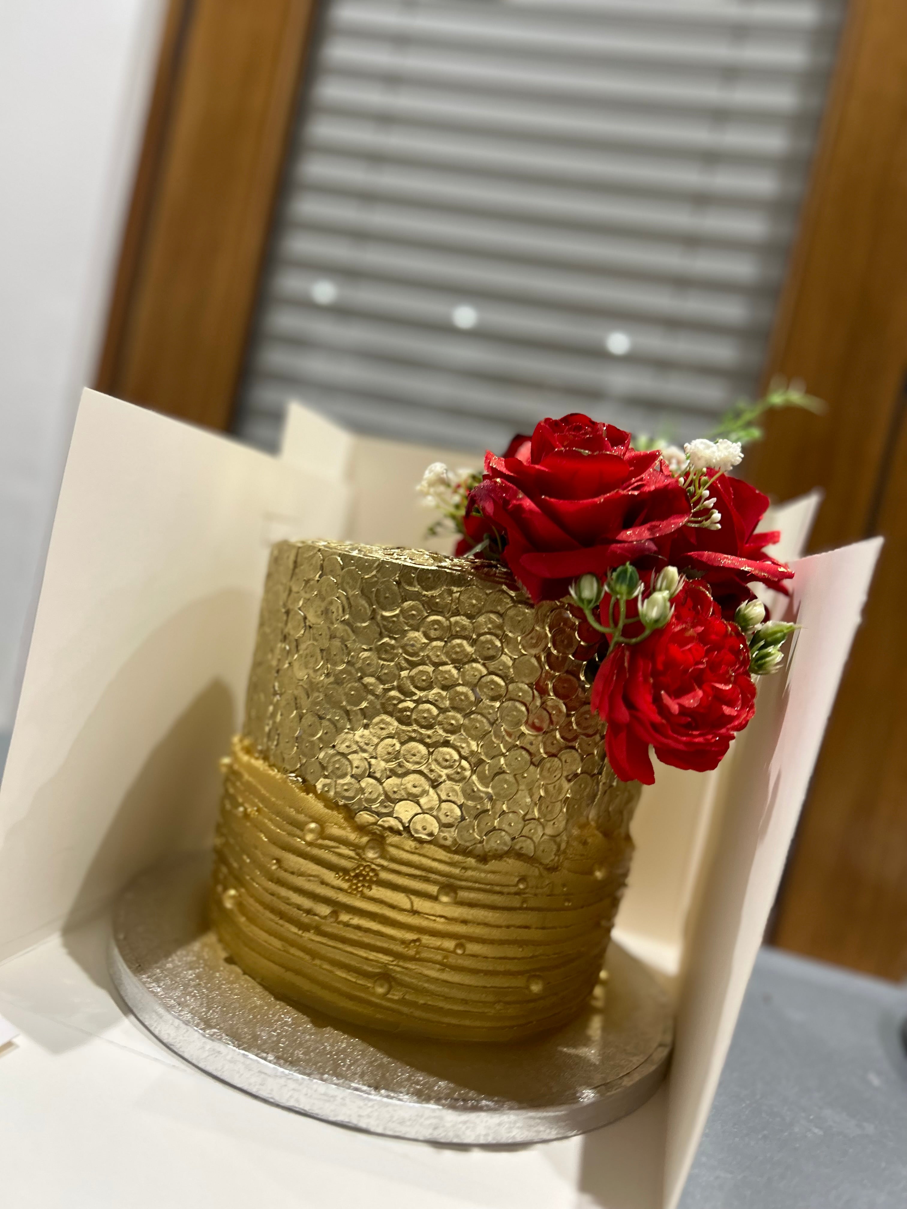 PURE GOLD FLORAL CAKE