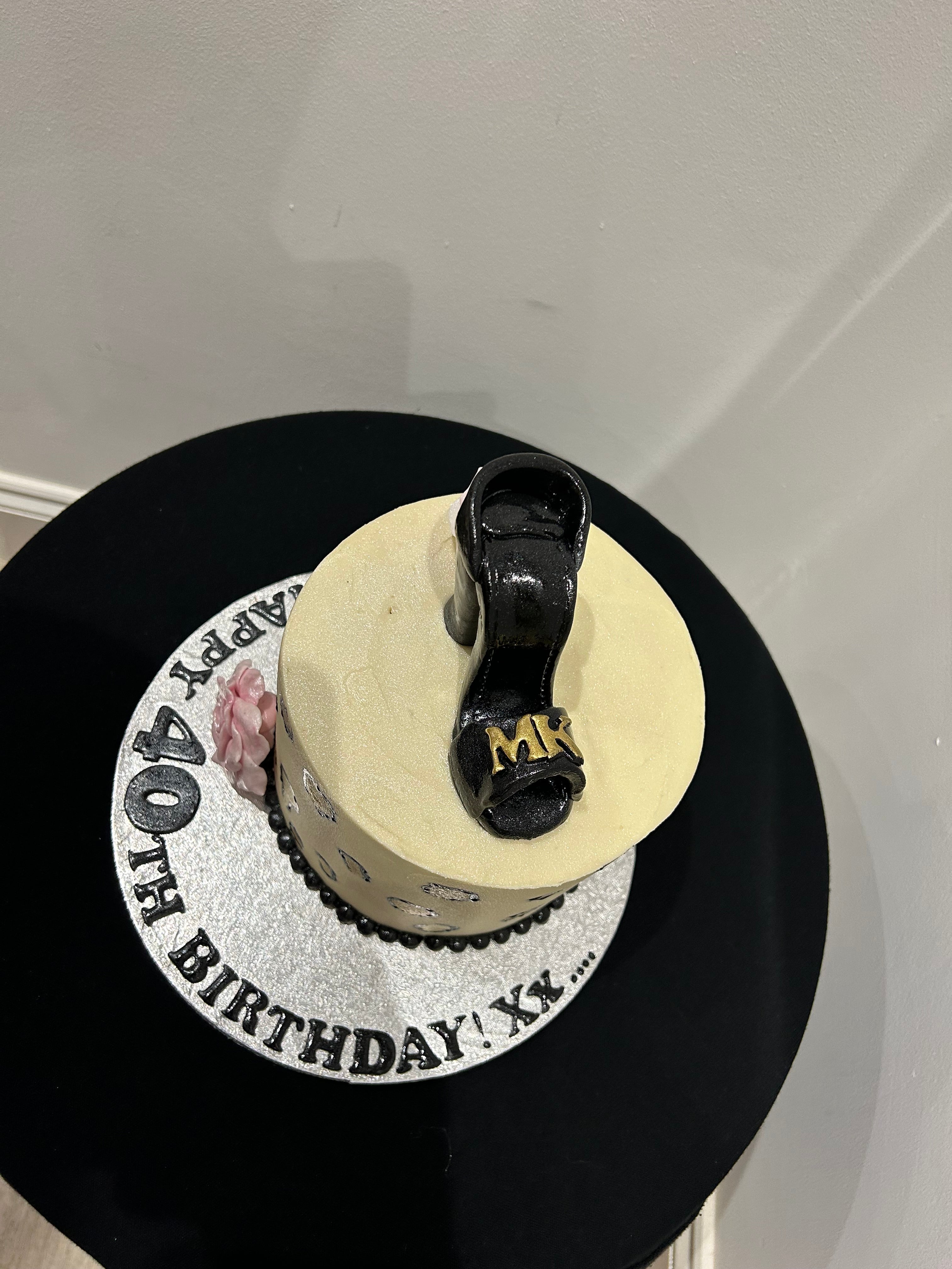 SHOE ELEGANCE CAKE