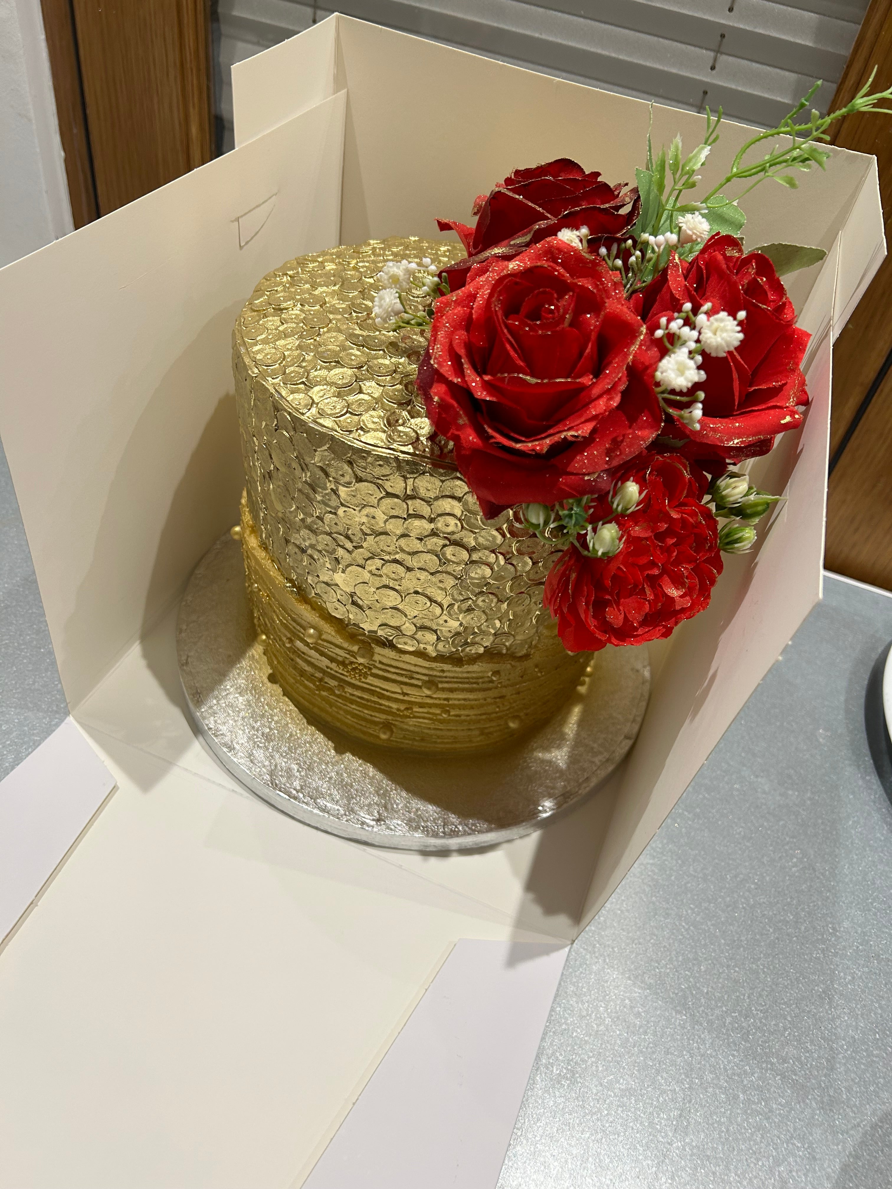 PURE GOLD FLORAL CAKE