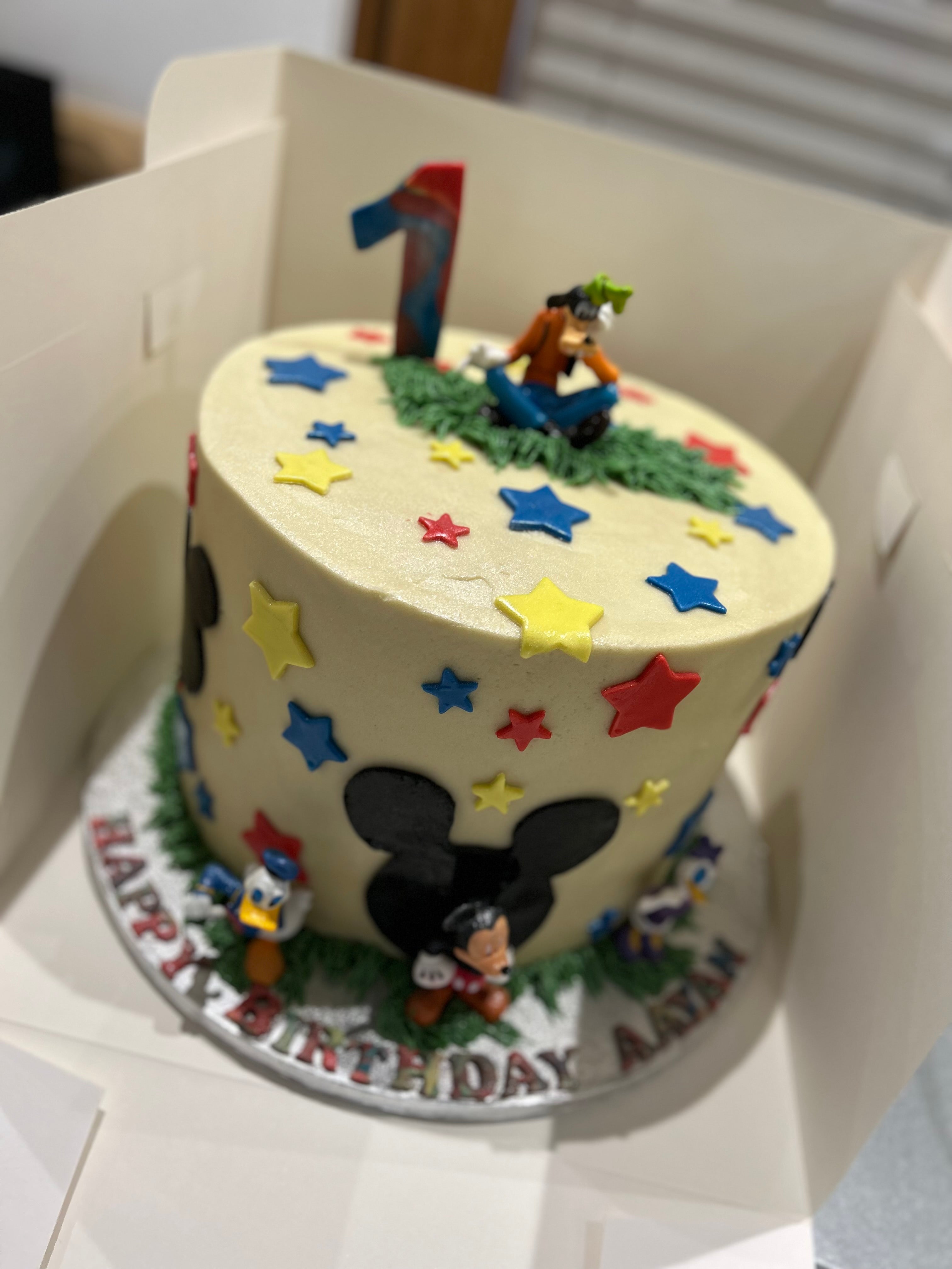 DISNEY MICKEY AND FRIENDS CAKE