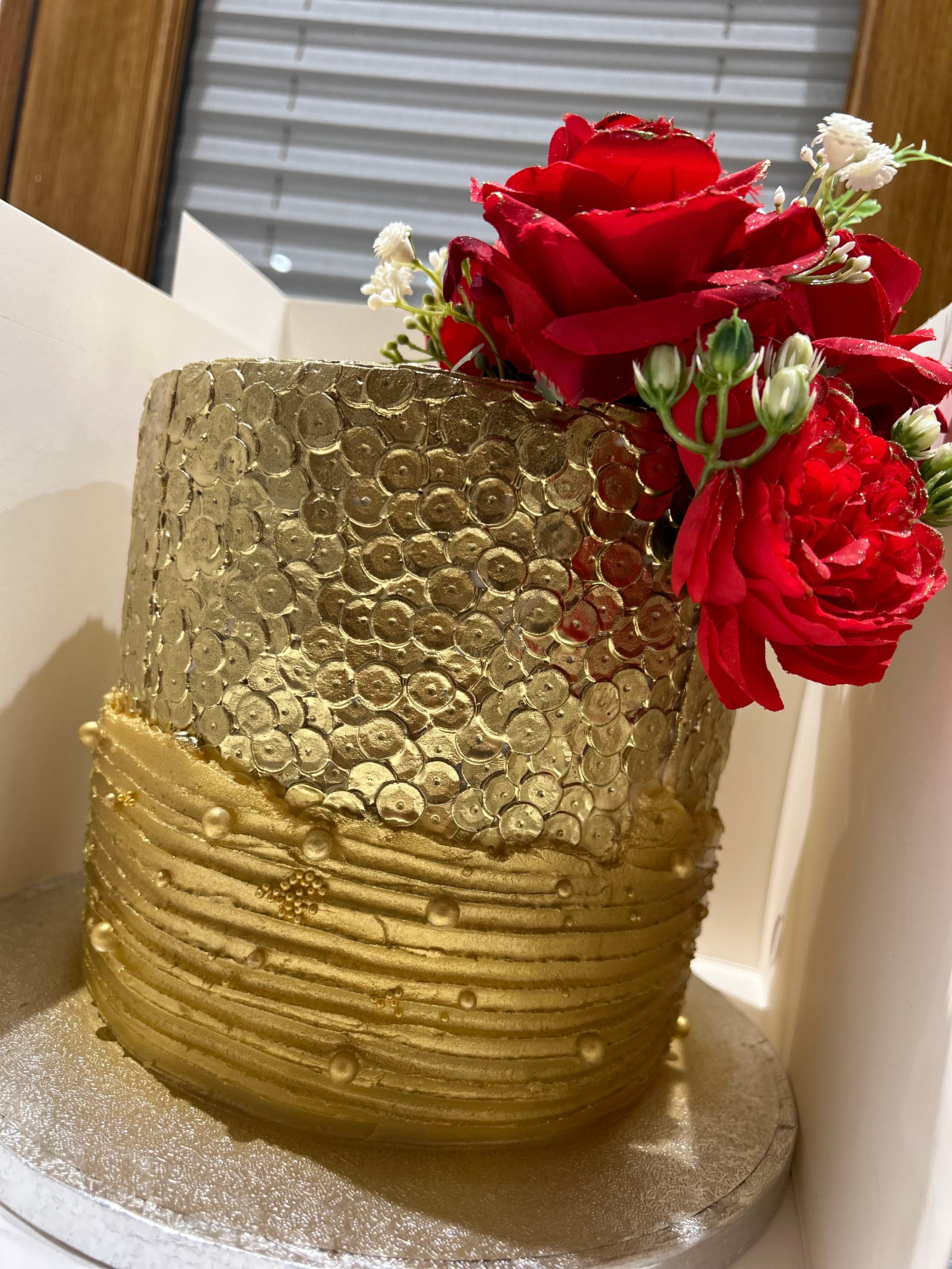 PURE GOLD FLORAL CAKE