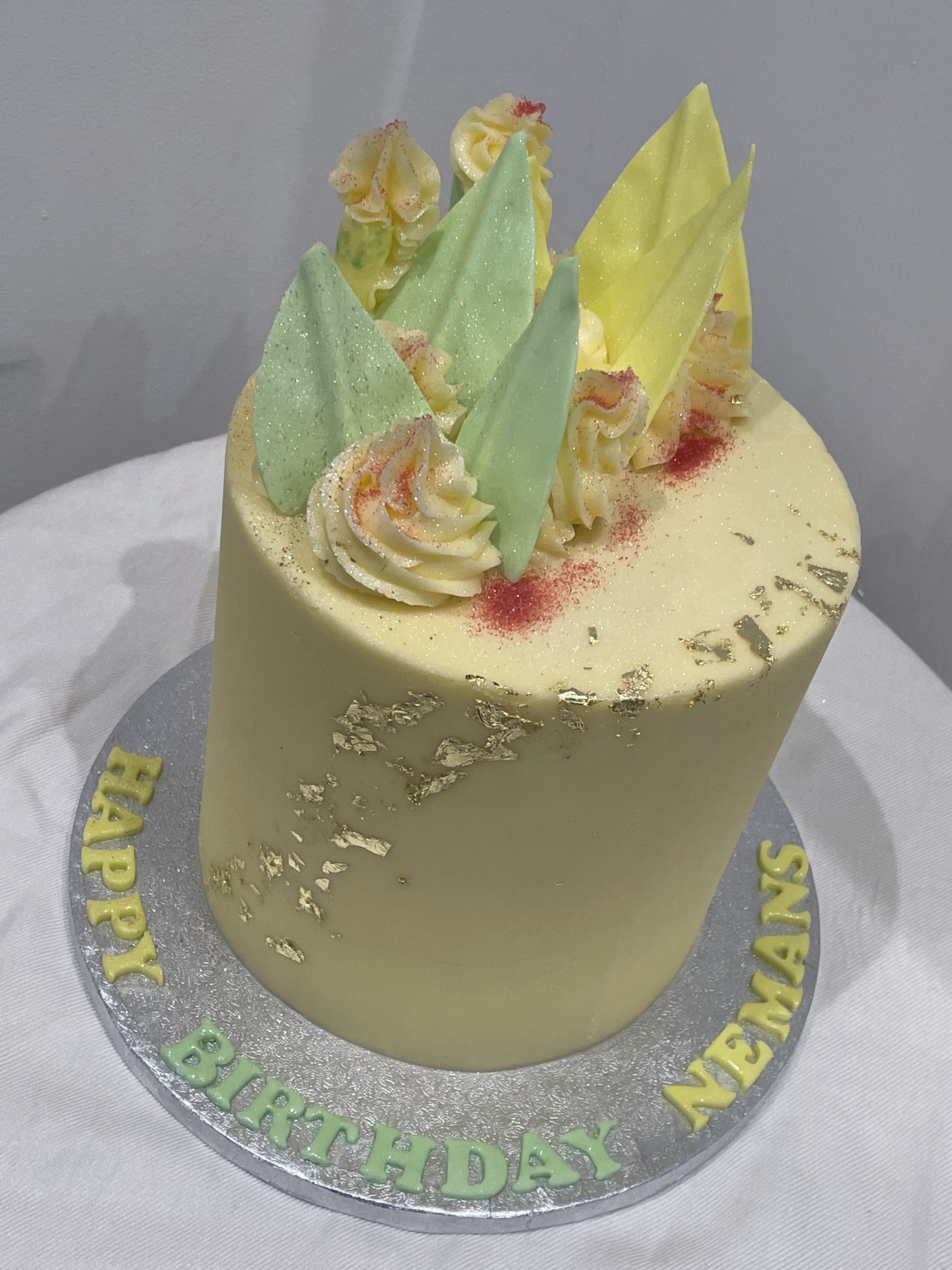 SUNNY SAIL SWIRL CAKE