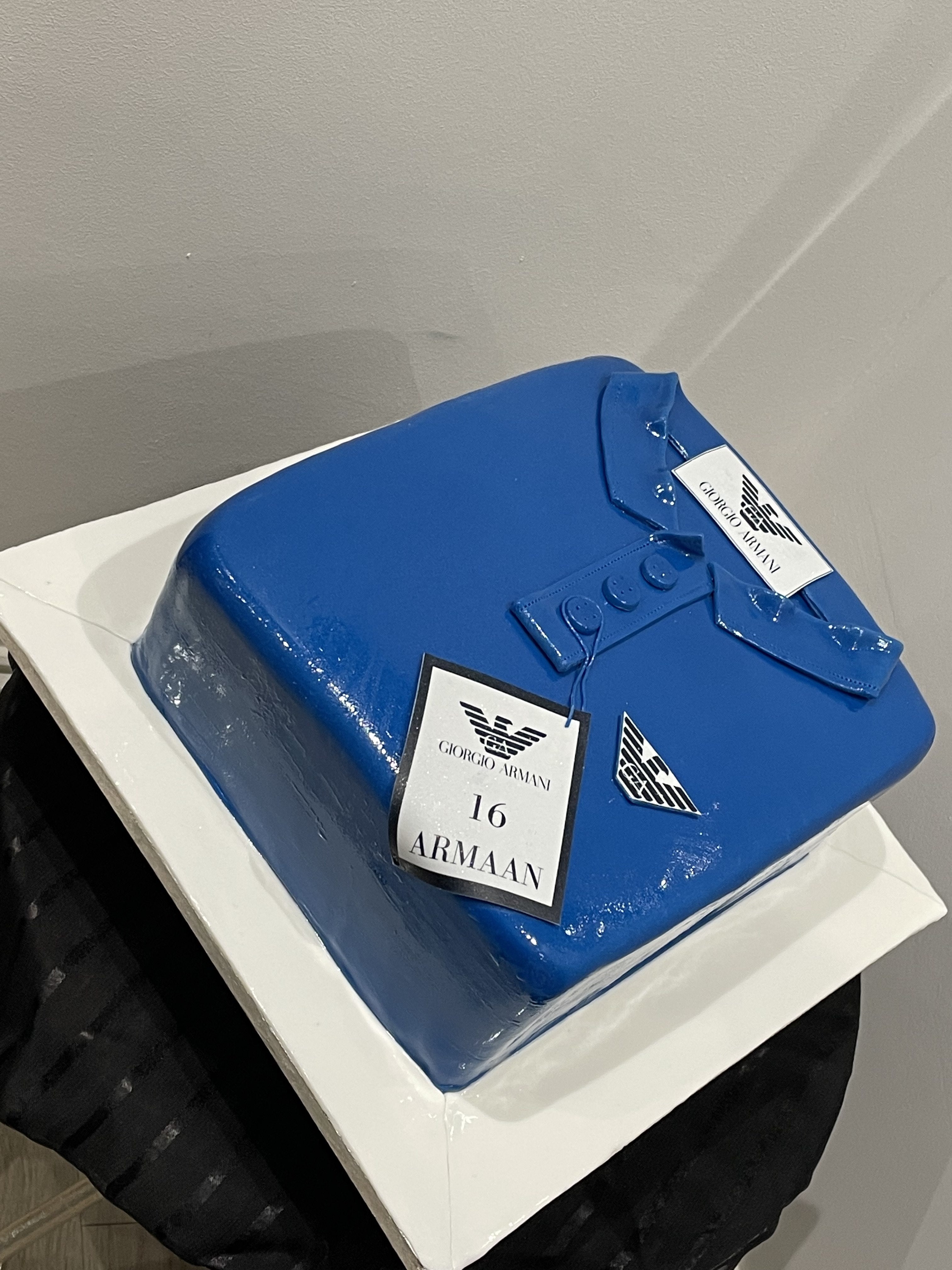DESIGNER SHIRT CAKE