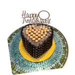 GOLD BALL HEART WITH WAFERS CAKE