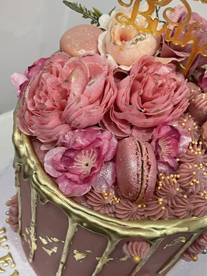 GOLD DRIP PINK KISS CAKE