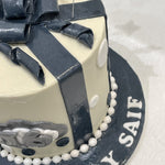GIFT WRAP CAKE WITH SHOOTING STARS