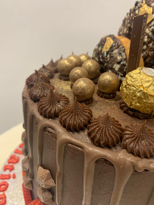 CHOCOLATE & STRAWBERRY CAKE