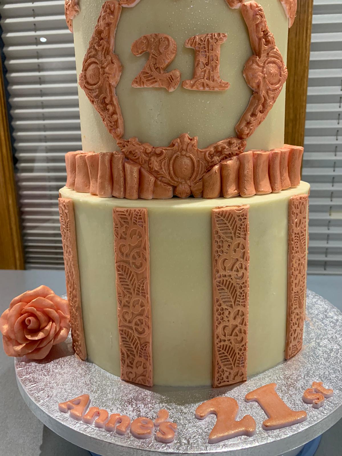 ROSE GOLD FRAME - TWO TIER CAKE