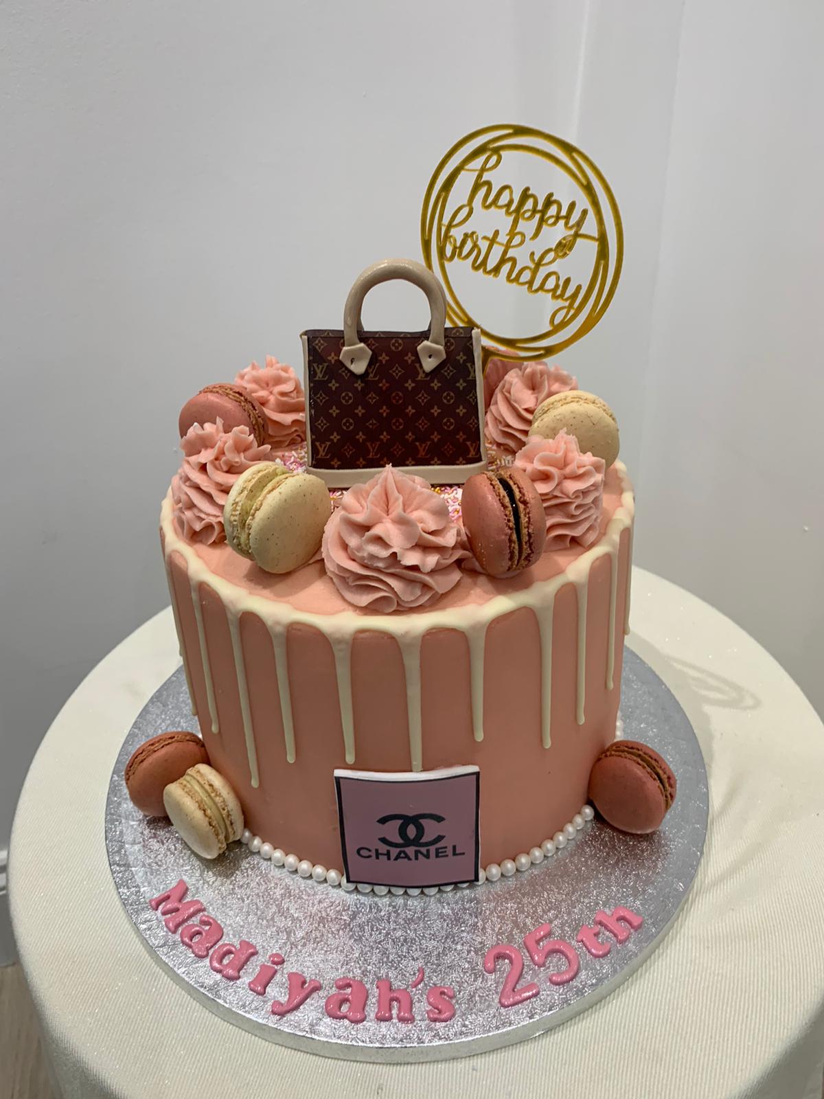 HANDBAG MACARON DRIP CAKE