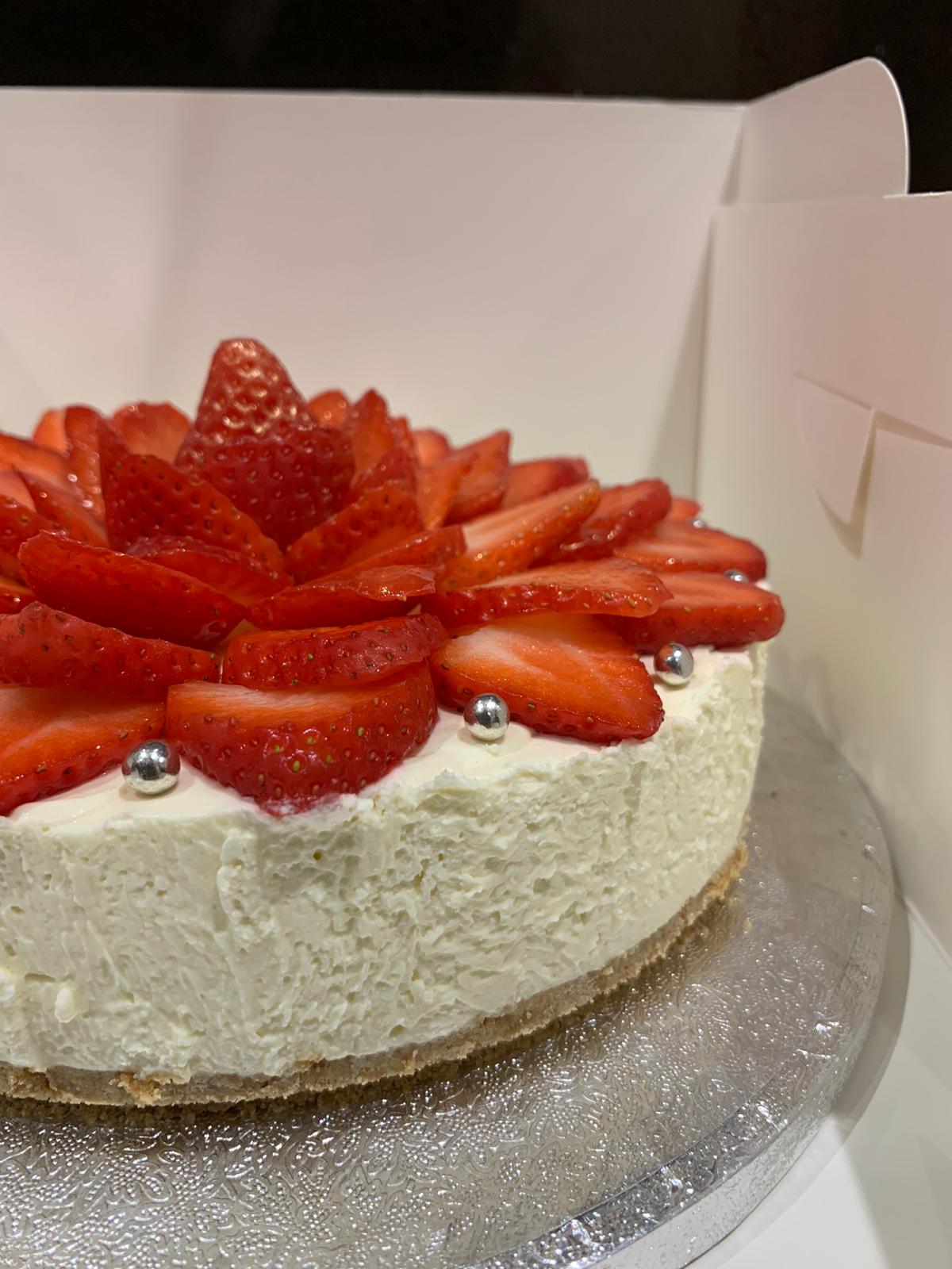 CHEESECAKES (Lotus, Oreo, Nutella, Strawberry, Snickers)