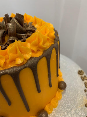 CHOCO VELVET DRIP CAKE