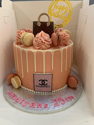 HANDBAG MACARON DRIP CAKE