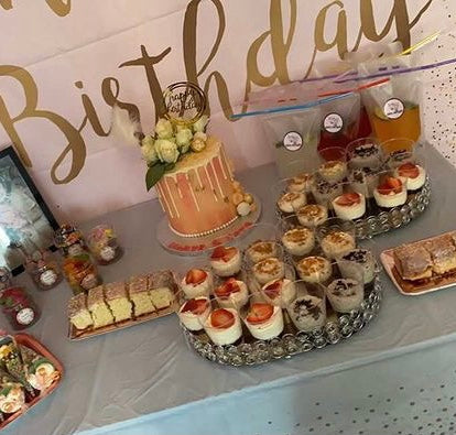 PEACHY FEATHER WHITE DRIP CAKE