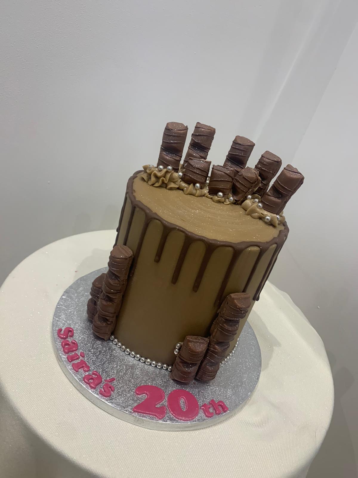 KINDER BUENO CHOCOLATE CAKE