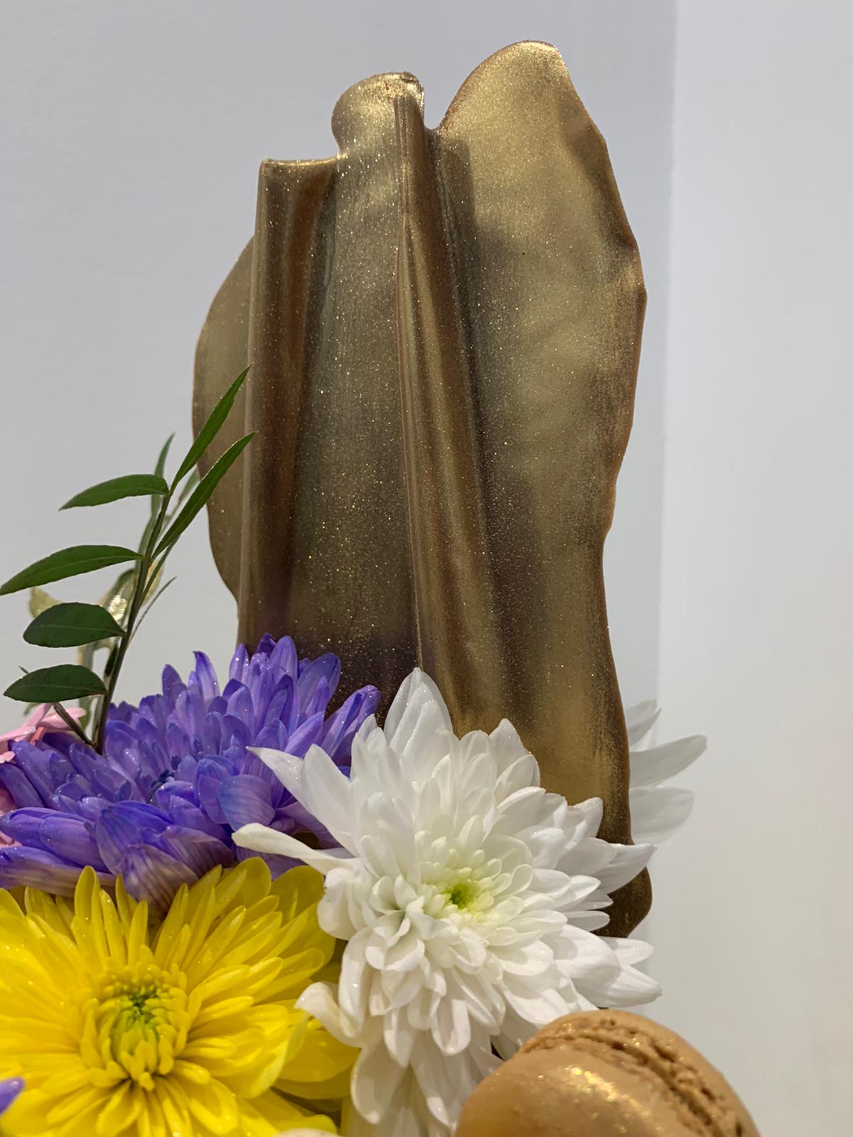 FLOWER MACSAIL GOLD LEAF DRIP CAKE
