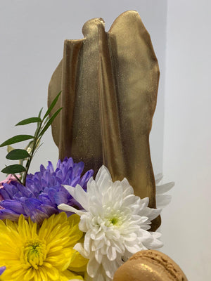 FLOWER MACSAIL GOLD LEAF DRIP CAKE