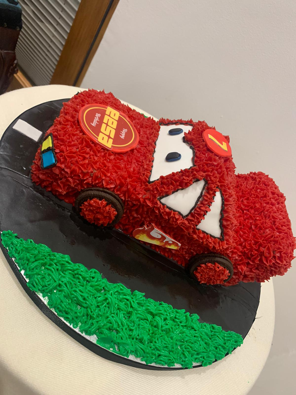 CAR THEME CAKE