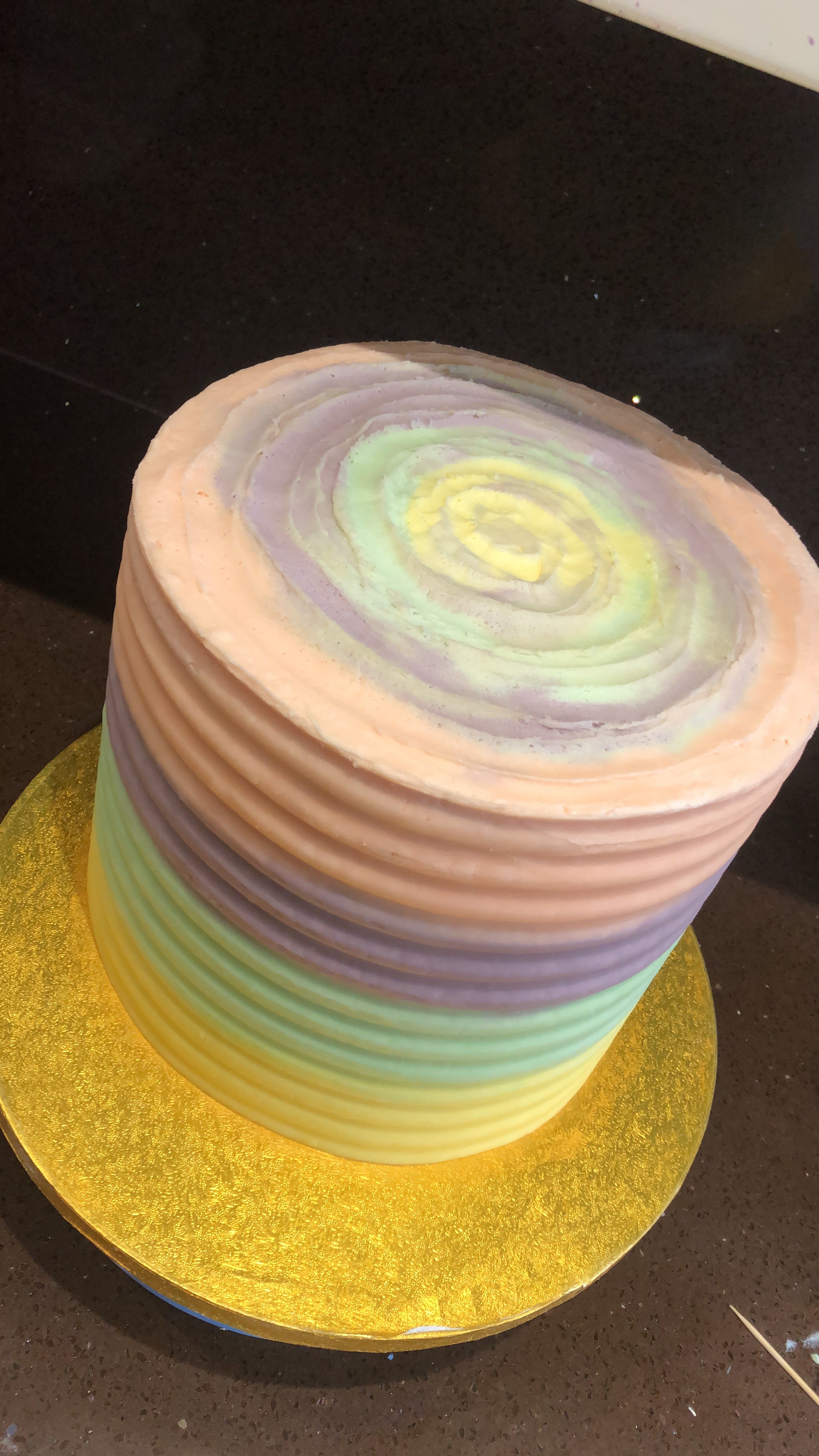 PASTEL GROOVE GOLD LEAF CAKE