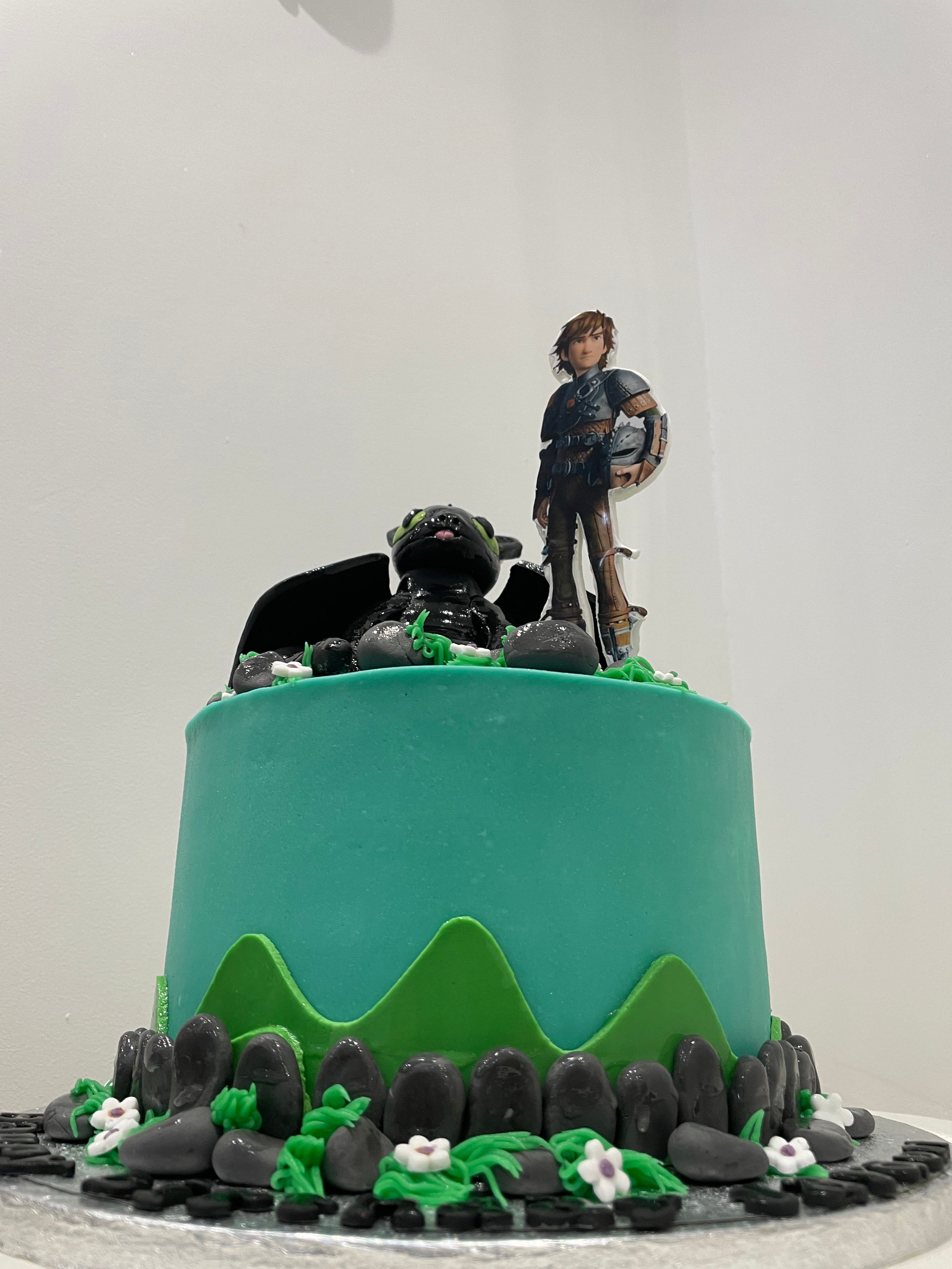 Toothless - Dragon - Decorated Cake by Mademoiselle fait - CakesDecor