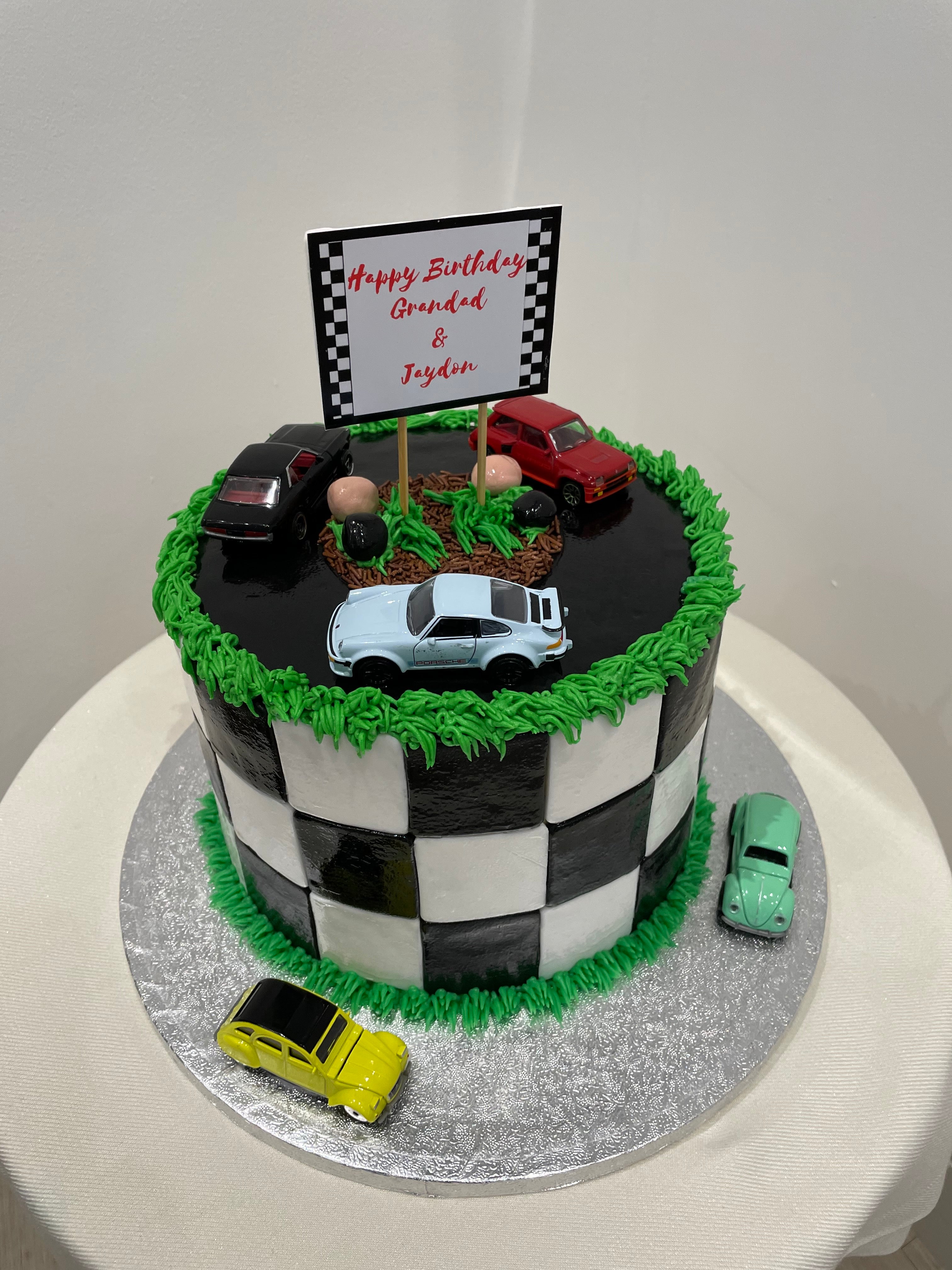 RACE TRACK THEME CAKE