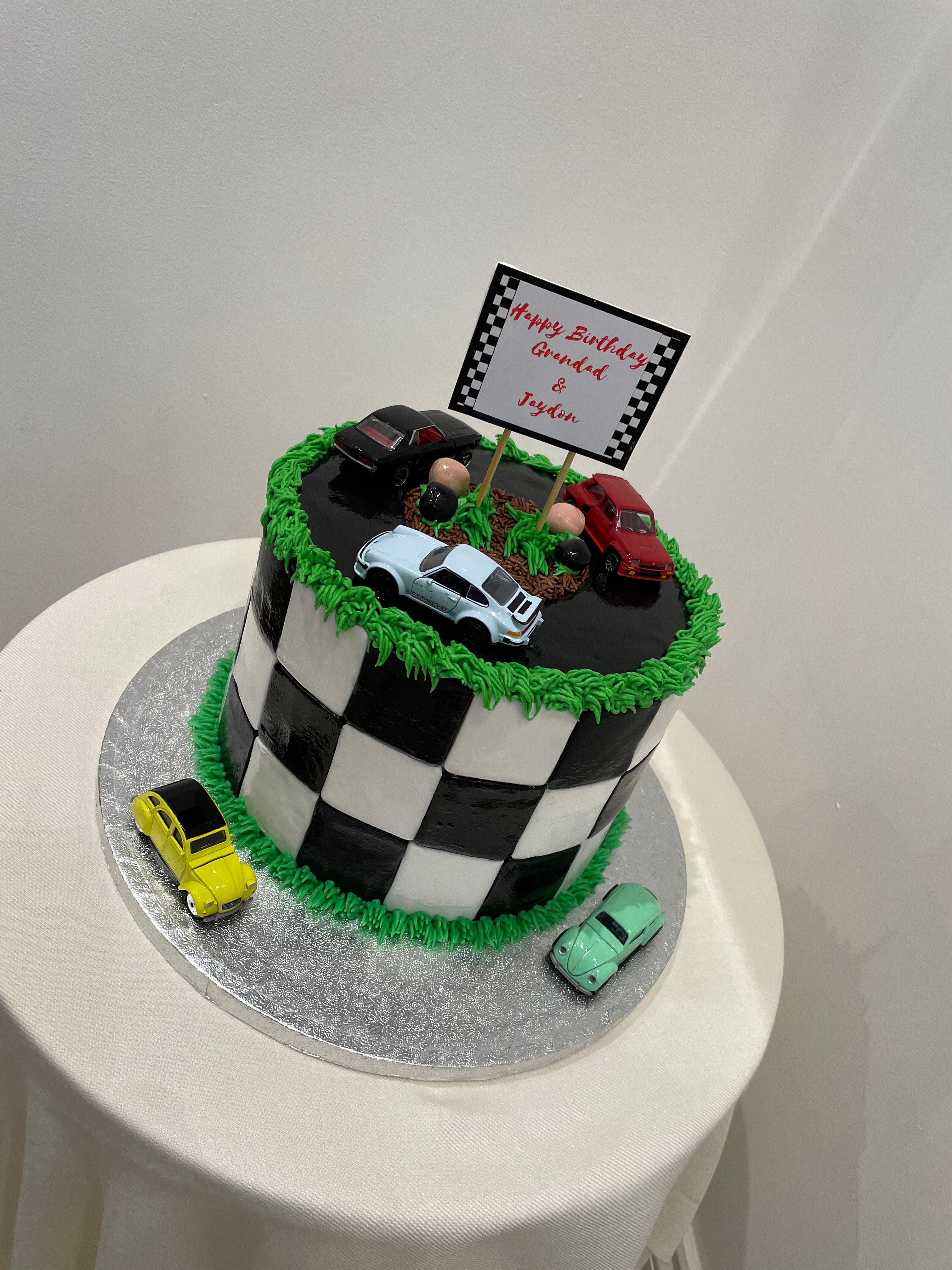 RACE TRACK THEME CAKE