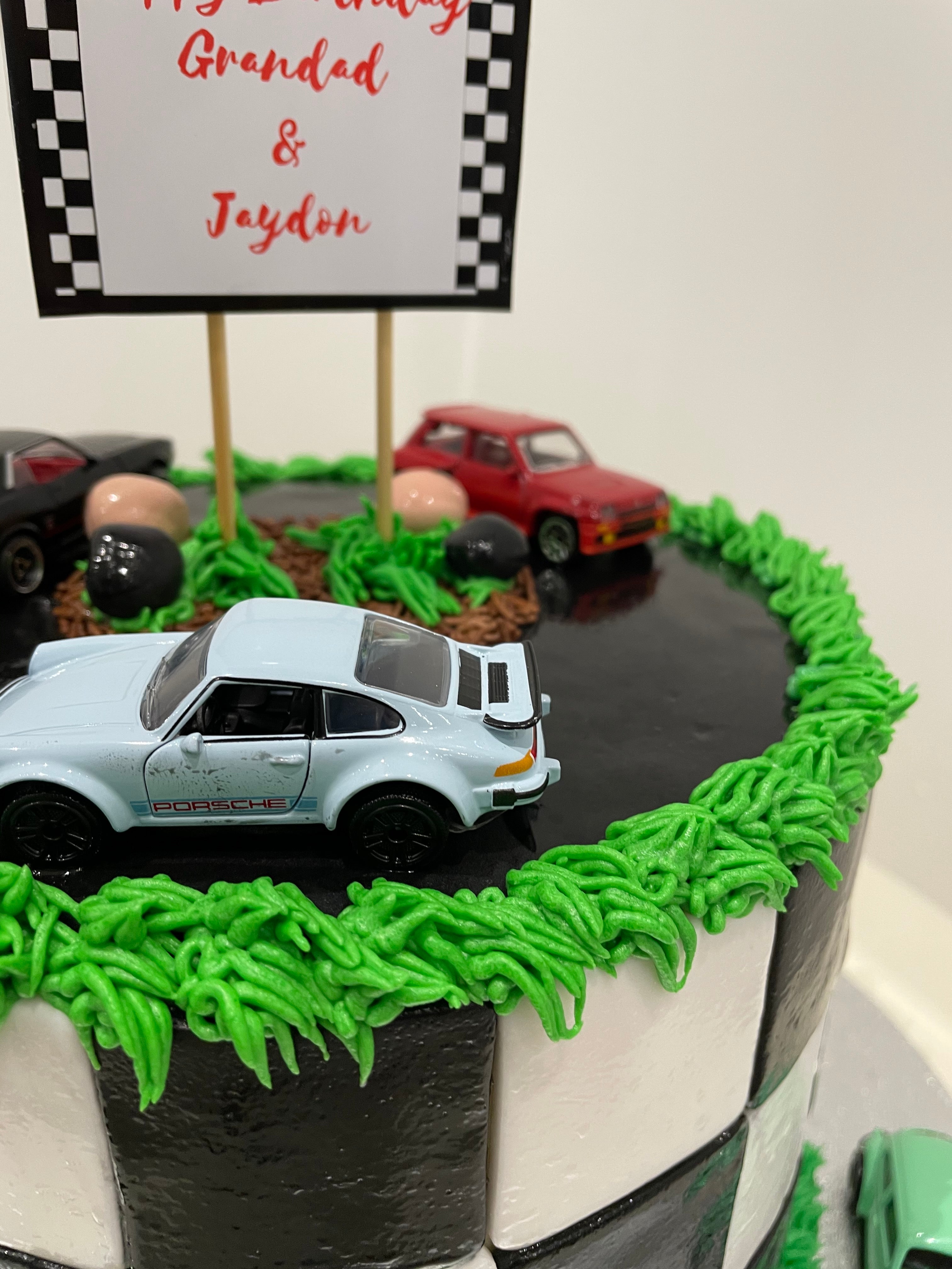 RACE TRACK THEME CAKE