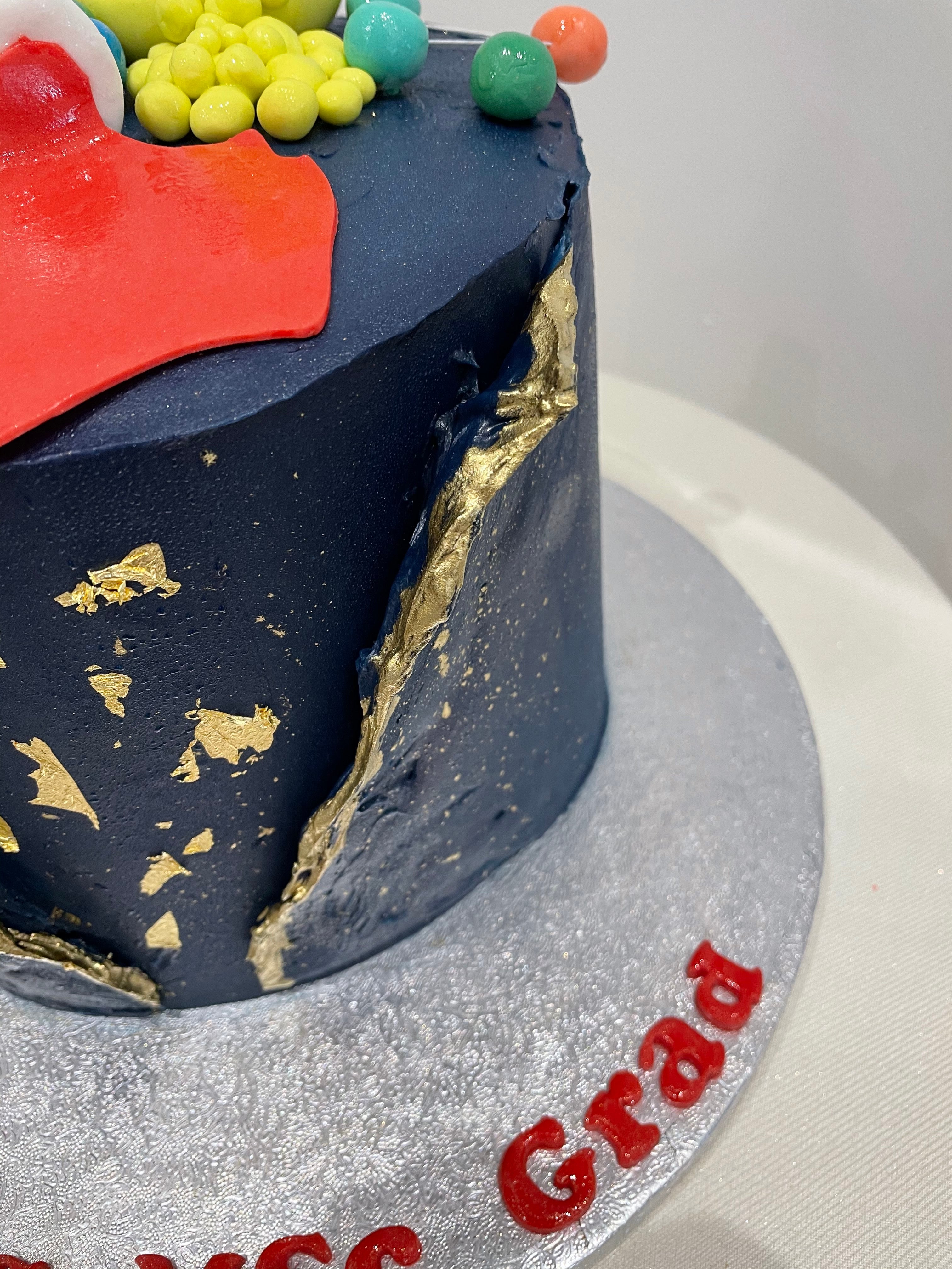 SCIENCE GRADUATION CAKE