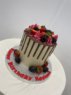 FRUITY CHOCOLATE DRIP CAKE