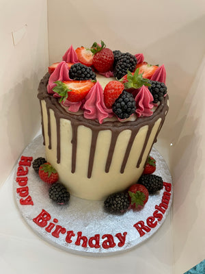 FRUITY CHOCOLATE DRIP CAKE
