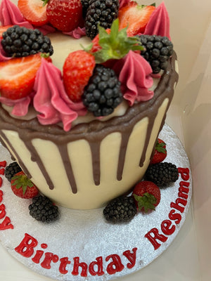 FRUITY CHOCOLATE DRIP CAKE
