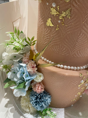 FLORAL EMBOSSED OCCASION CAKE