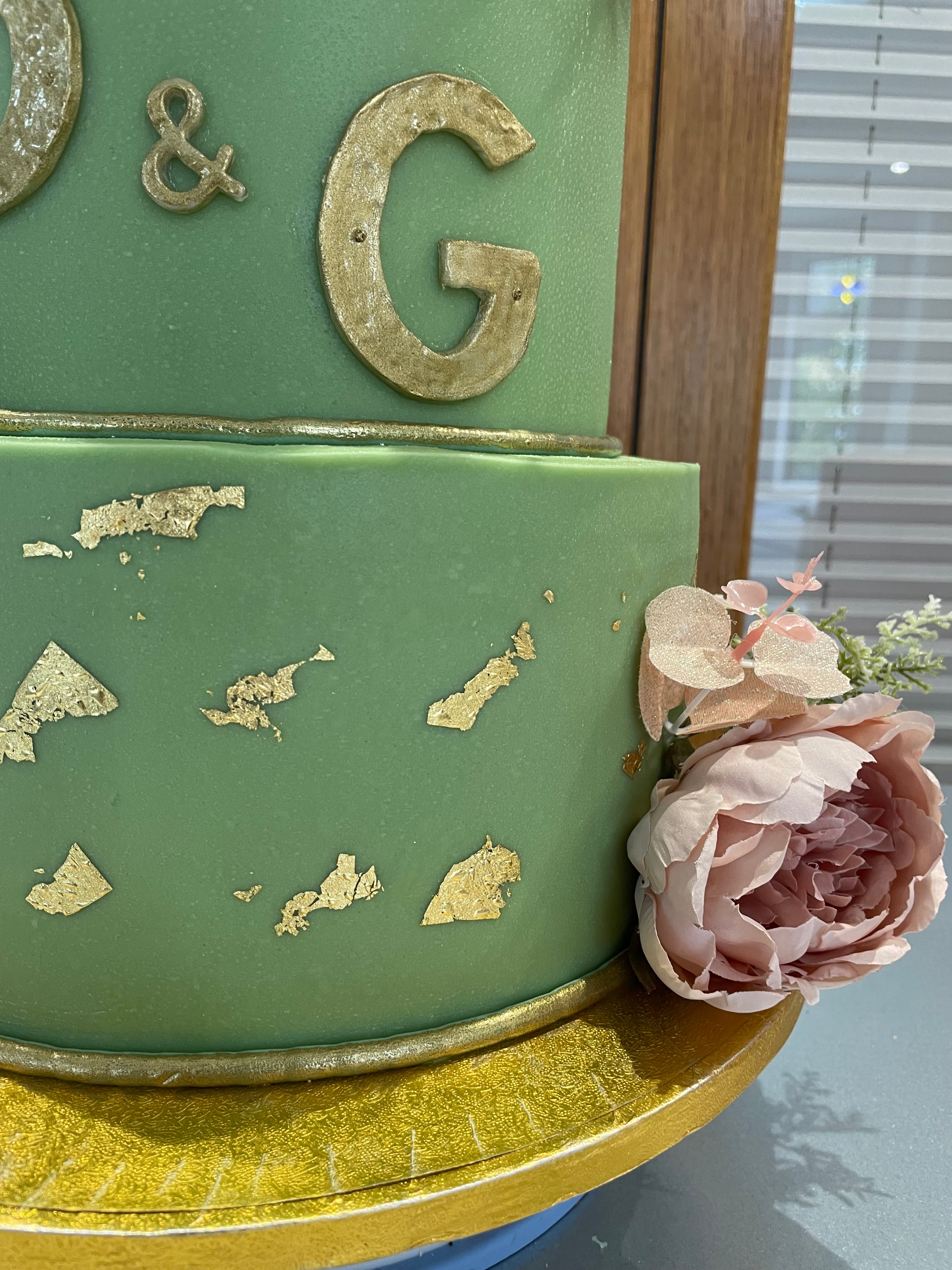 SAGE FLOWER CELEBRATION CAKE