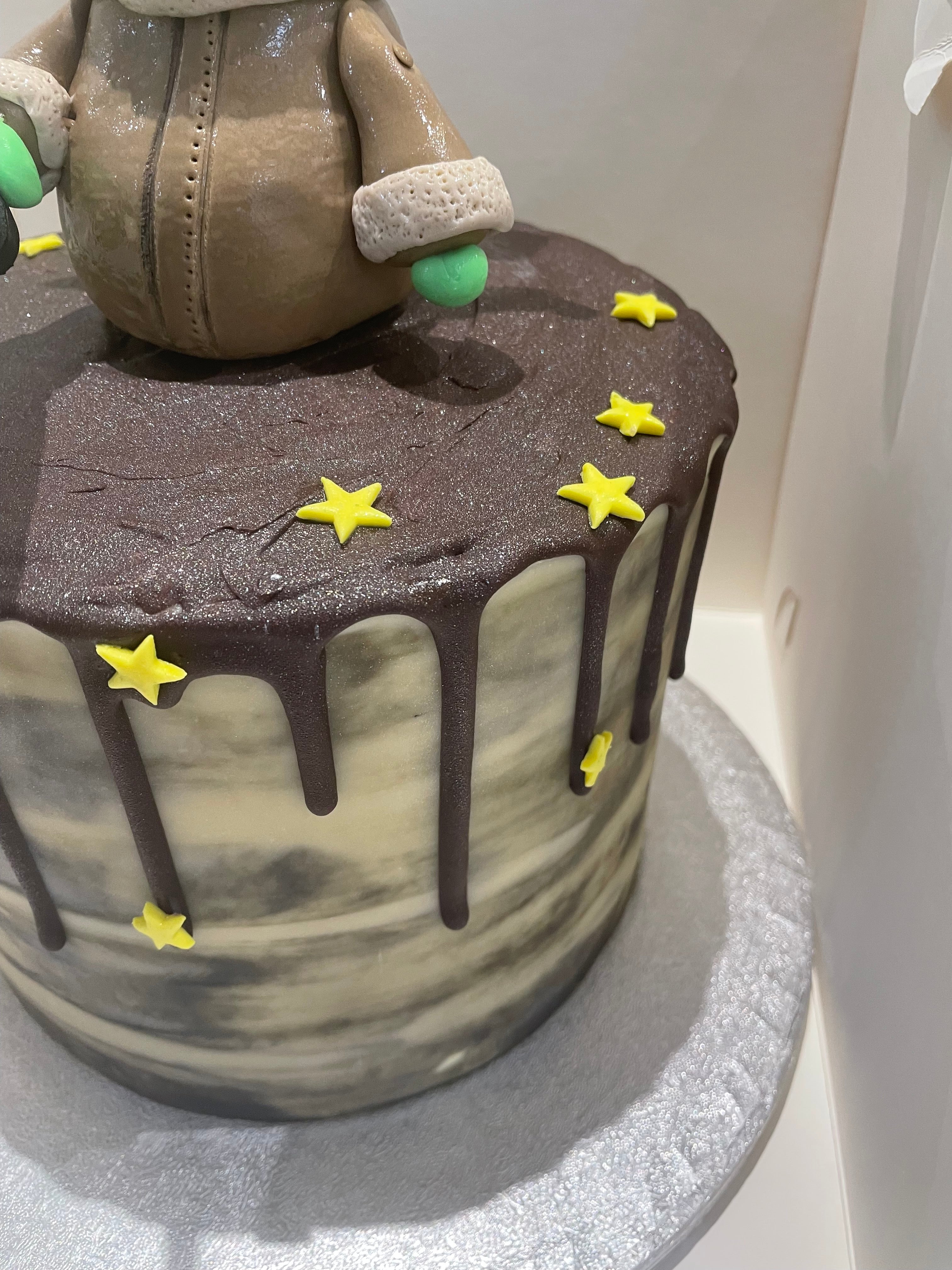 SPACE THEME CAKE