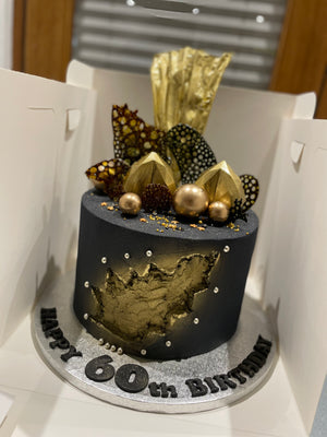 GEODE SAIL BLACK AND GOLD CAKE
