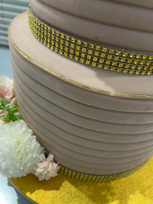 GOLD ELEGANCE CELEBRATION CAKE