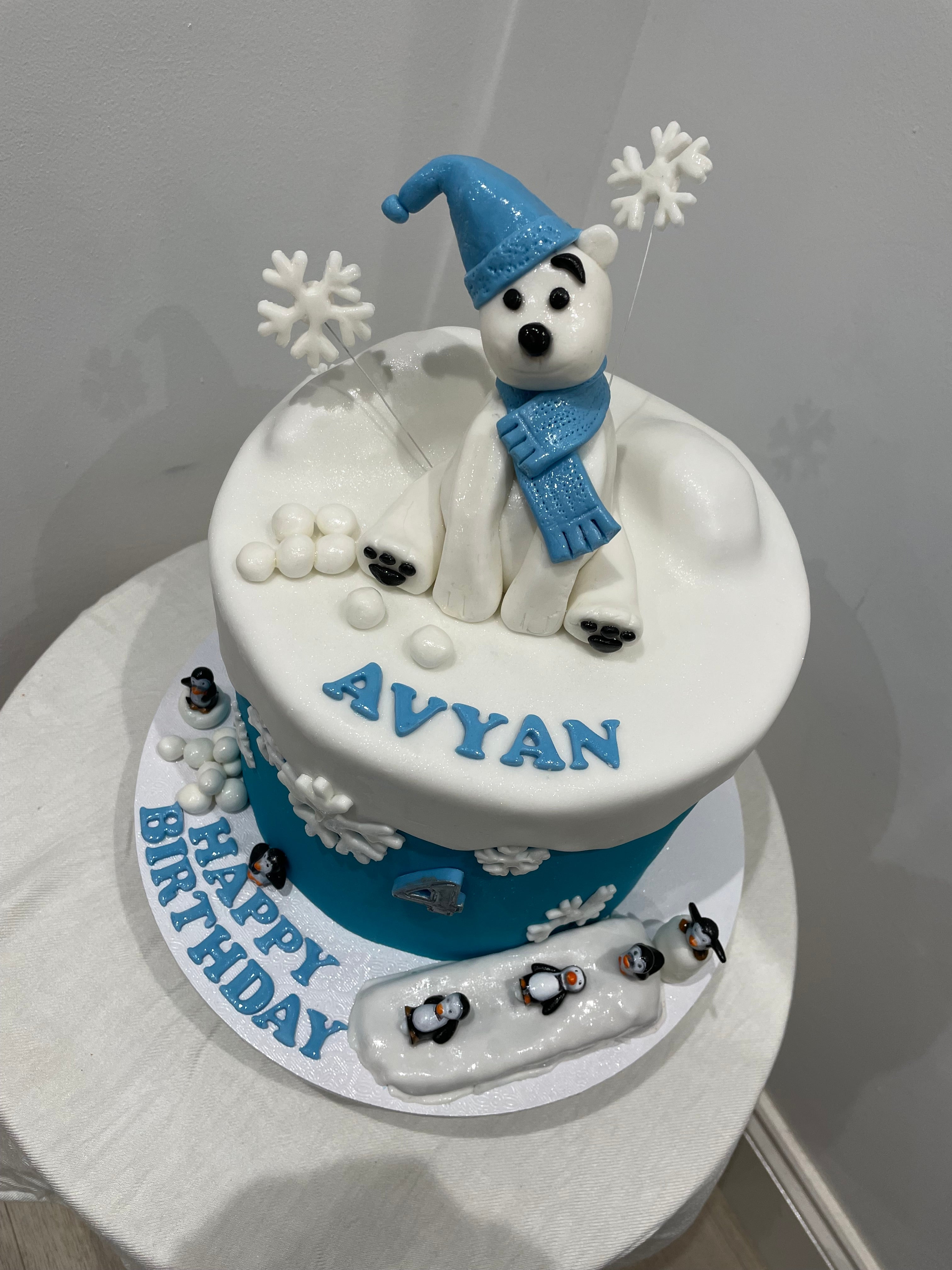 SNOWY BEAR OCCASION CAKE