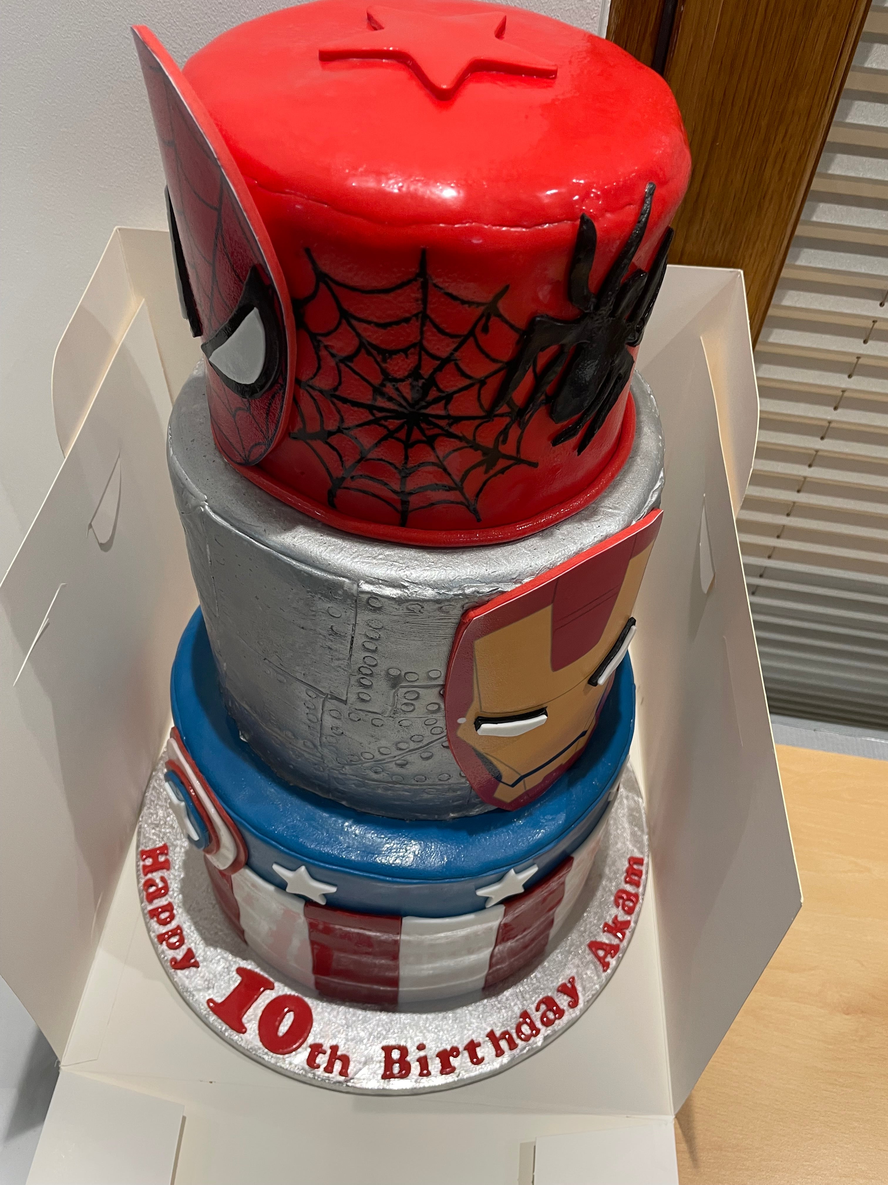 COMIC BOOK HERO 3-TIER CAKE