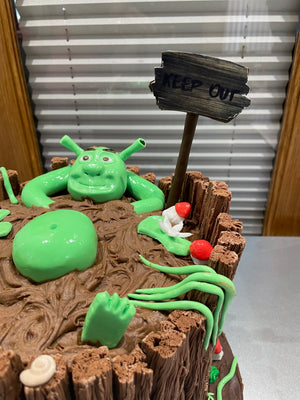 SWAMP MONSTER CAKE