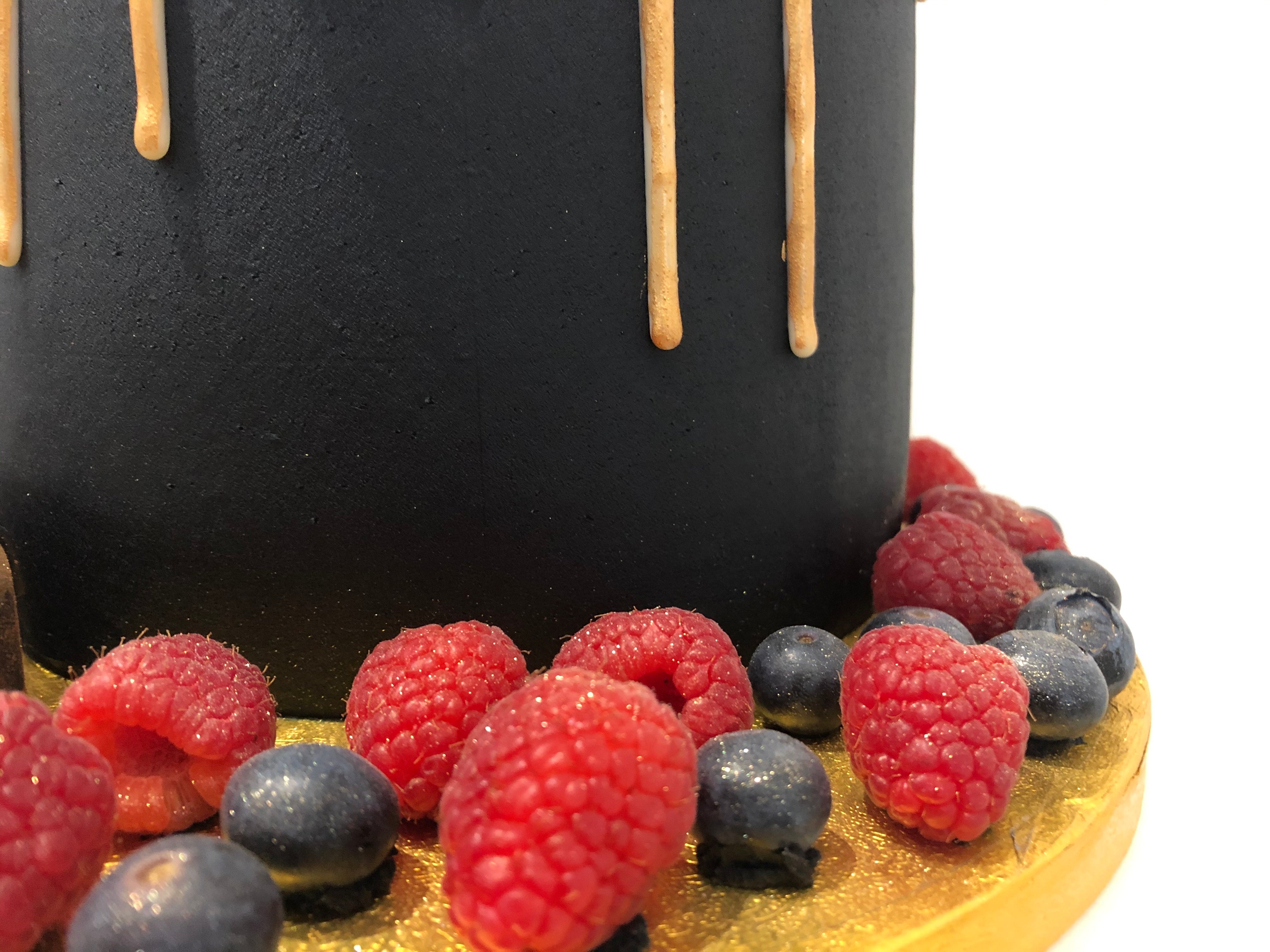 CAKESICLES & CONE - GOLD DRIP CAKE WTH BERRIES