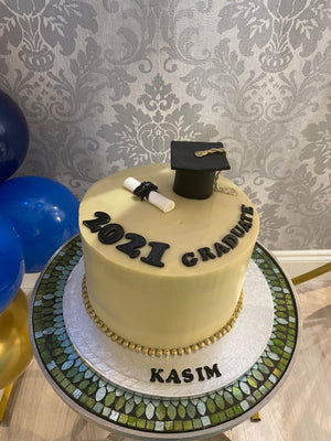 GRADUATION HAT & DEGREE SCROLL CELEBRATION CAKE