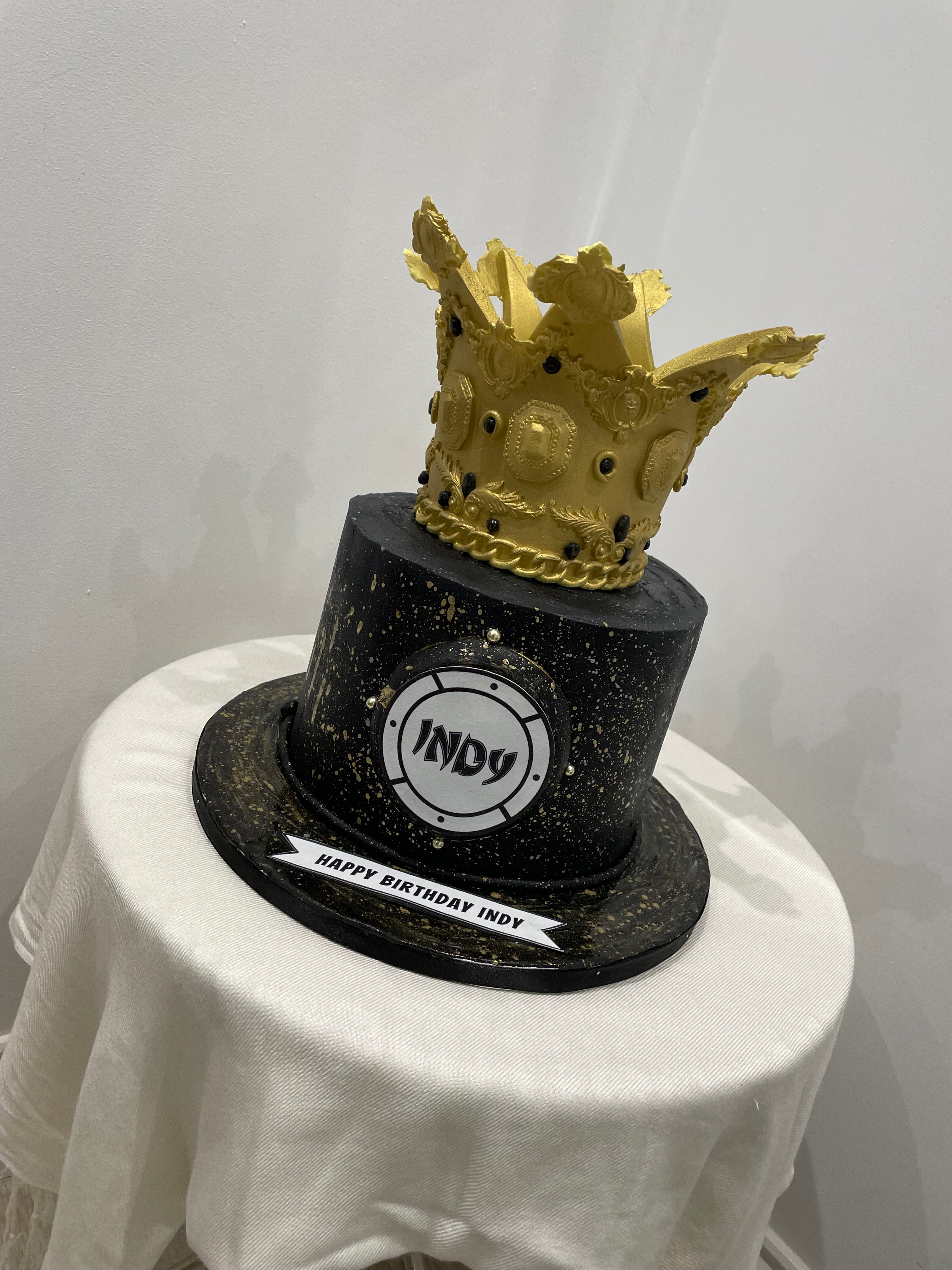 CROWN GOLD OCCASION CAKE