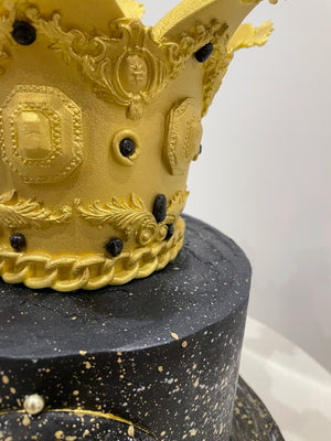 CROWN GOLD OCCASION CAKE