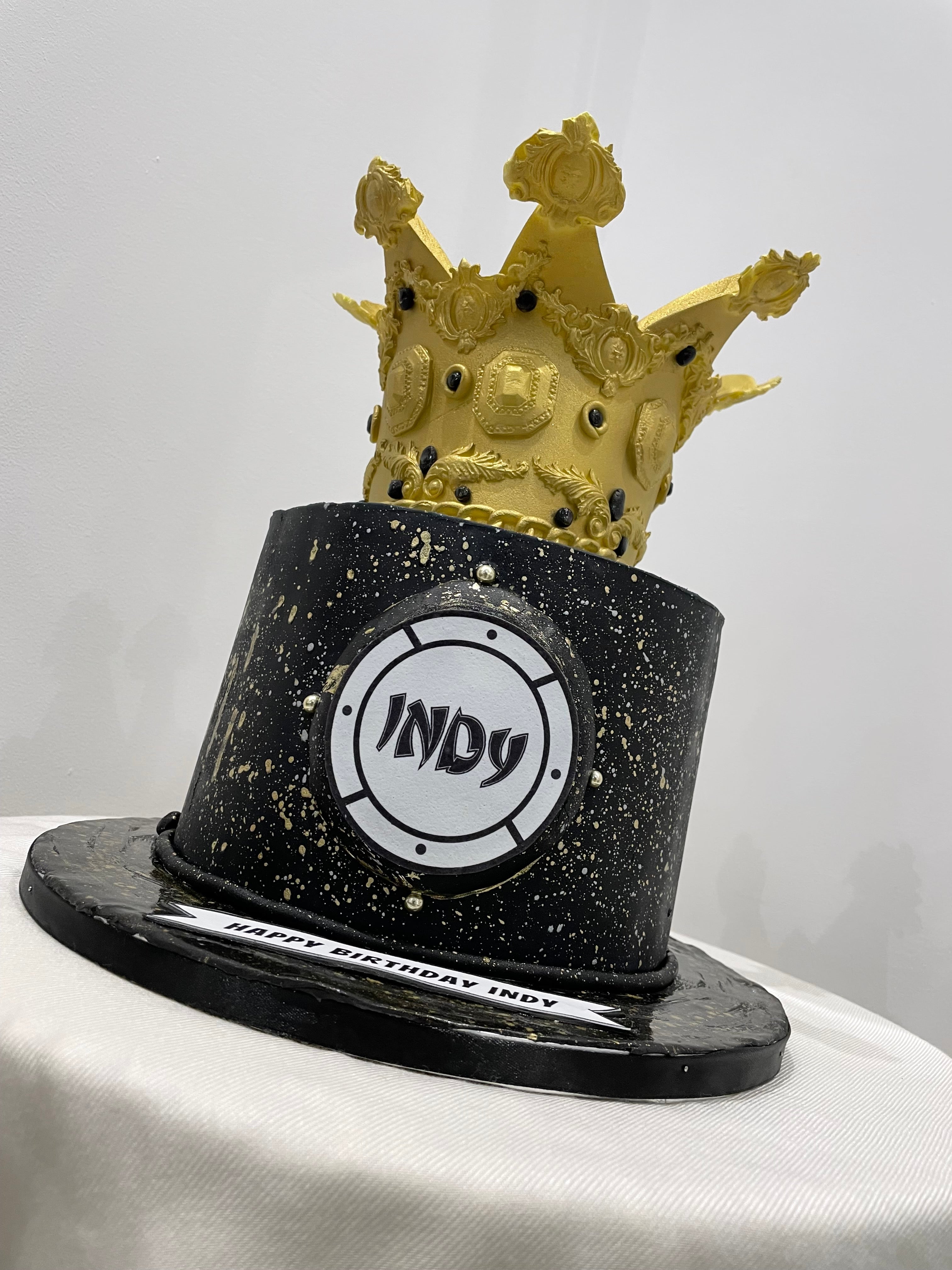 CROWN GOLD OCCASION CAKE
