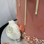 BALLOON & STARS WHITE DRIP CAKE