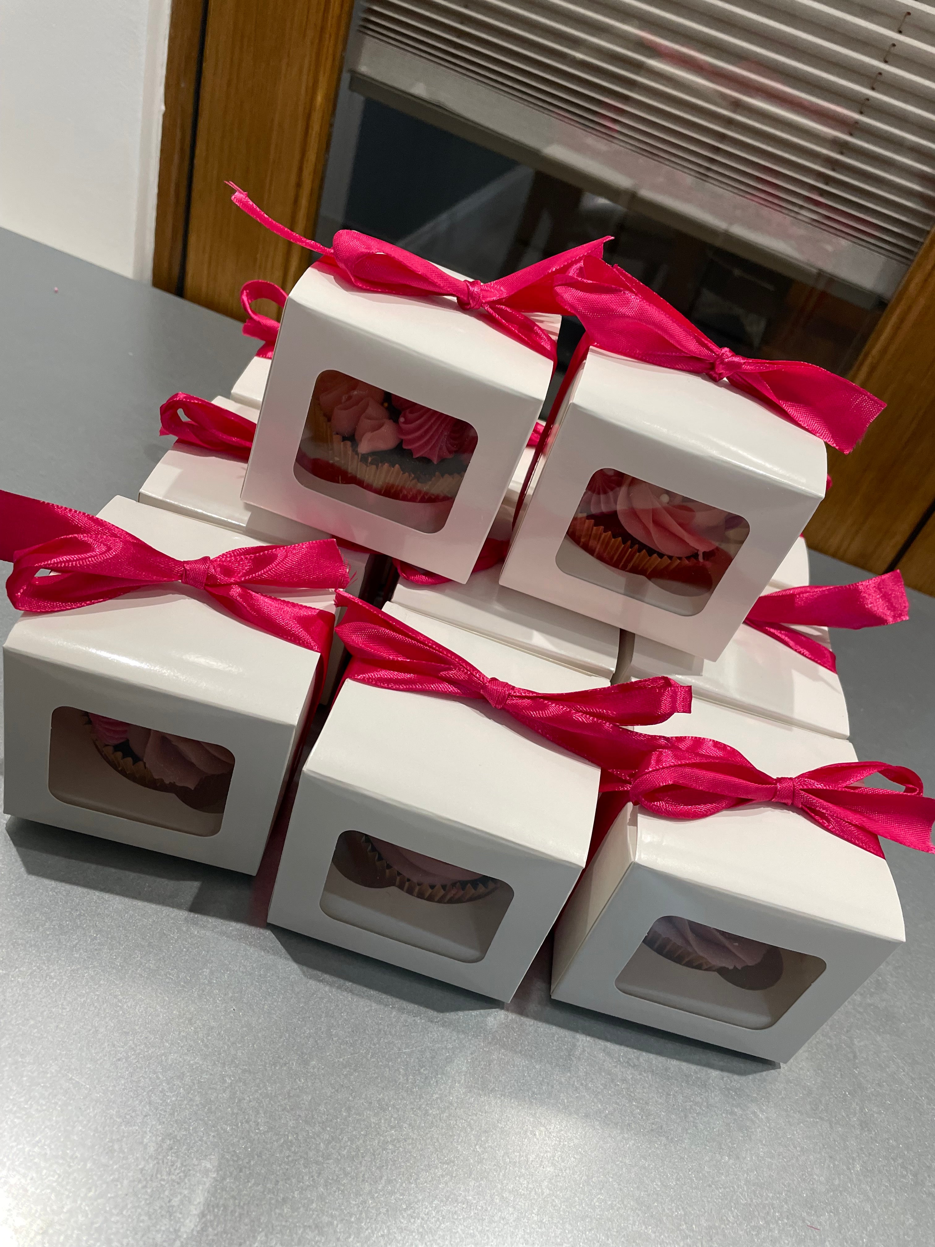 BUTTERFLY CUPCAKES GIFT BOX